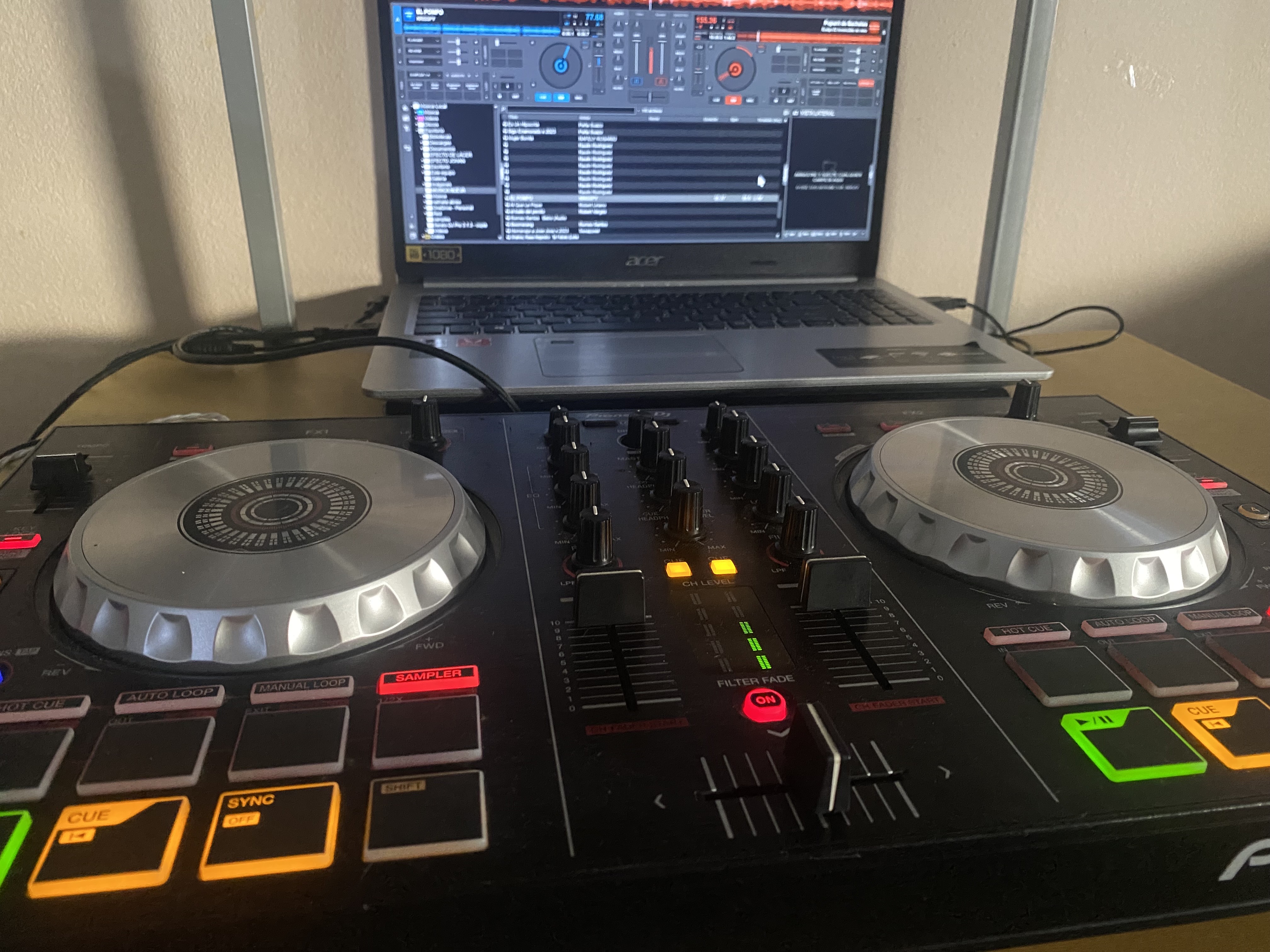 otros electronicos -   Pioneer DDJ-SB2*  “platos” 
 2