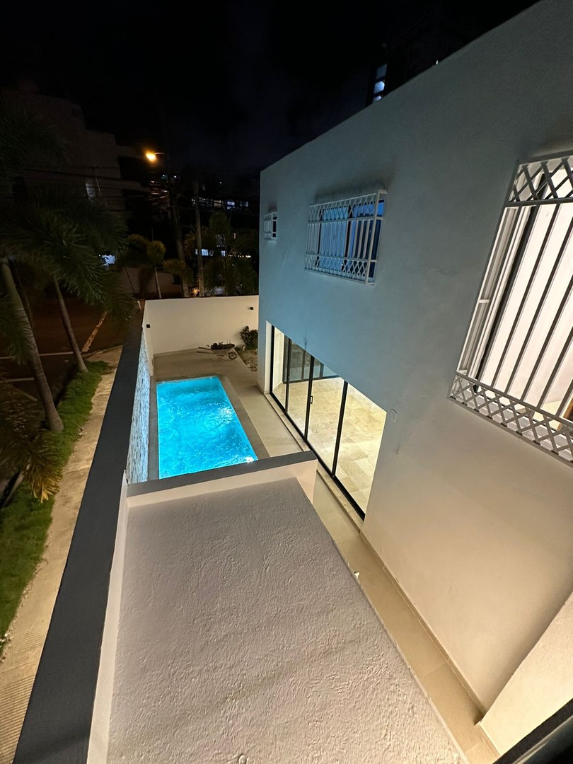 apartamentos - ALQUILO CASA EN BELLA VISTA CON  LINEA BLANCA

U$6,300 

- 370mst  5