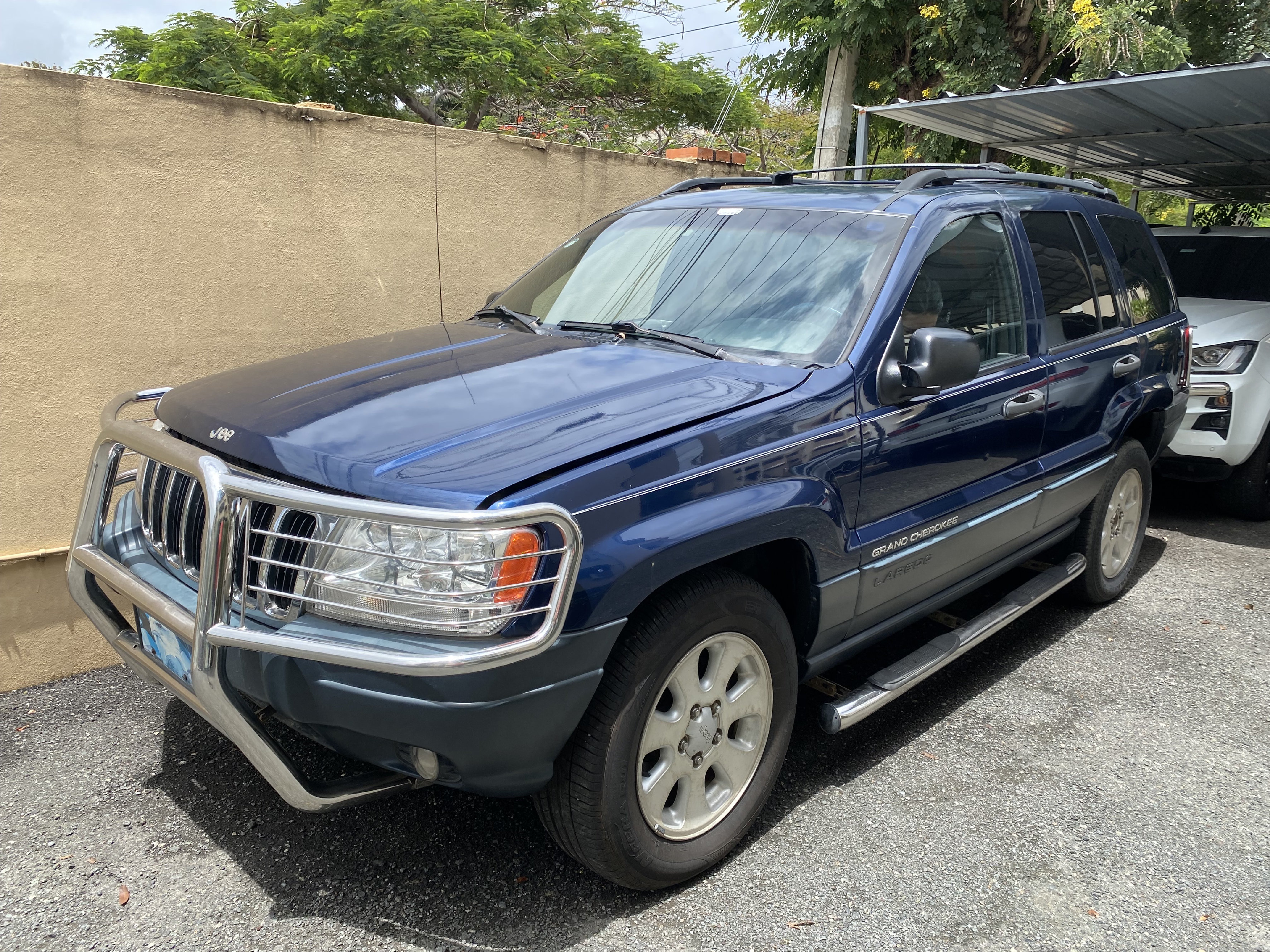 jeepetas y camionetas - Jeep Grand Cherokee Laredo 2001