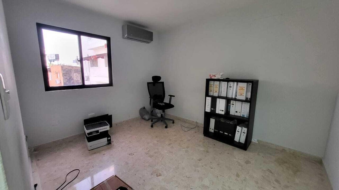 oficinas y locales comerciales - Oficina en alquiler en El Millón  5