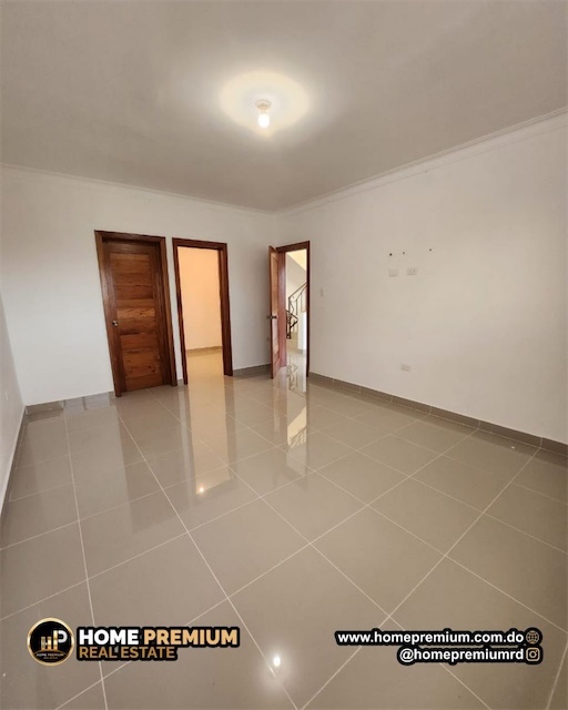 casas - Venta de casa de lujo en la autopista de san Isidro Santo Domingo este con patio 3