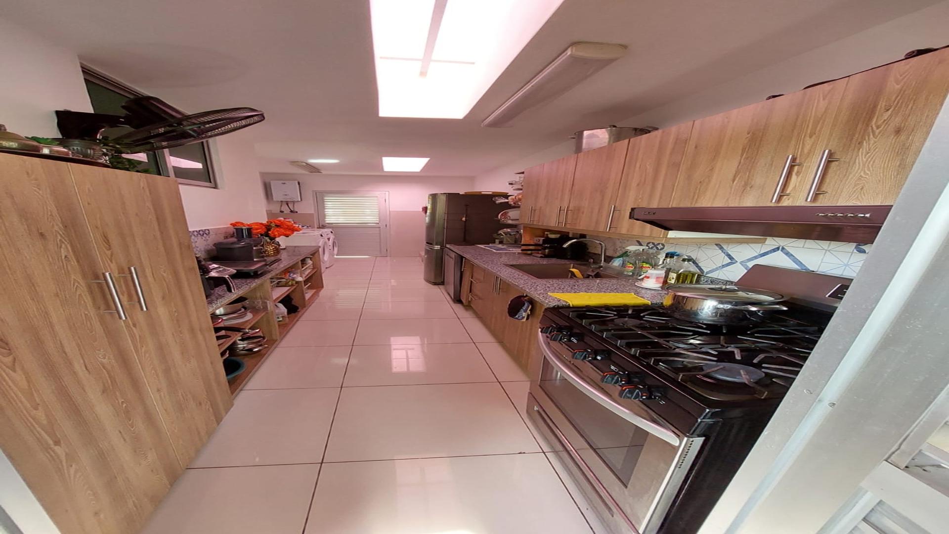 casas - Casa de 4 habitaciones en la jacobo majluta 8