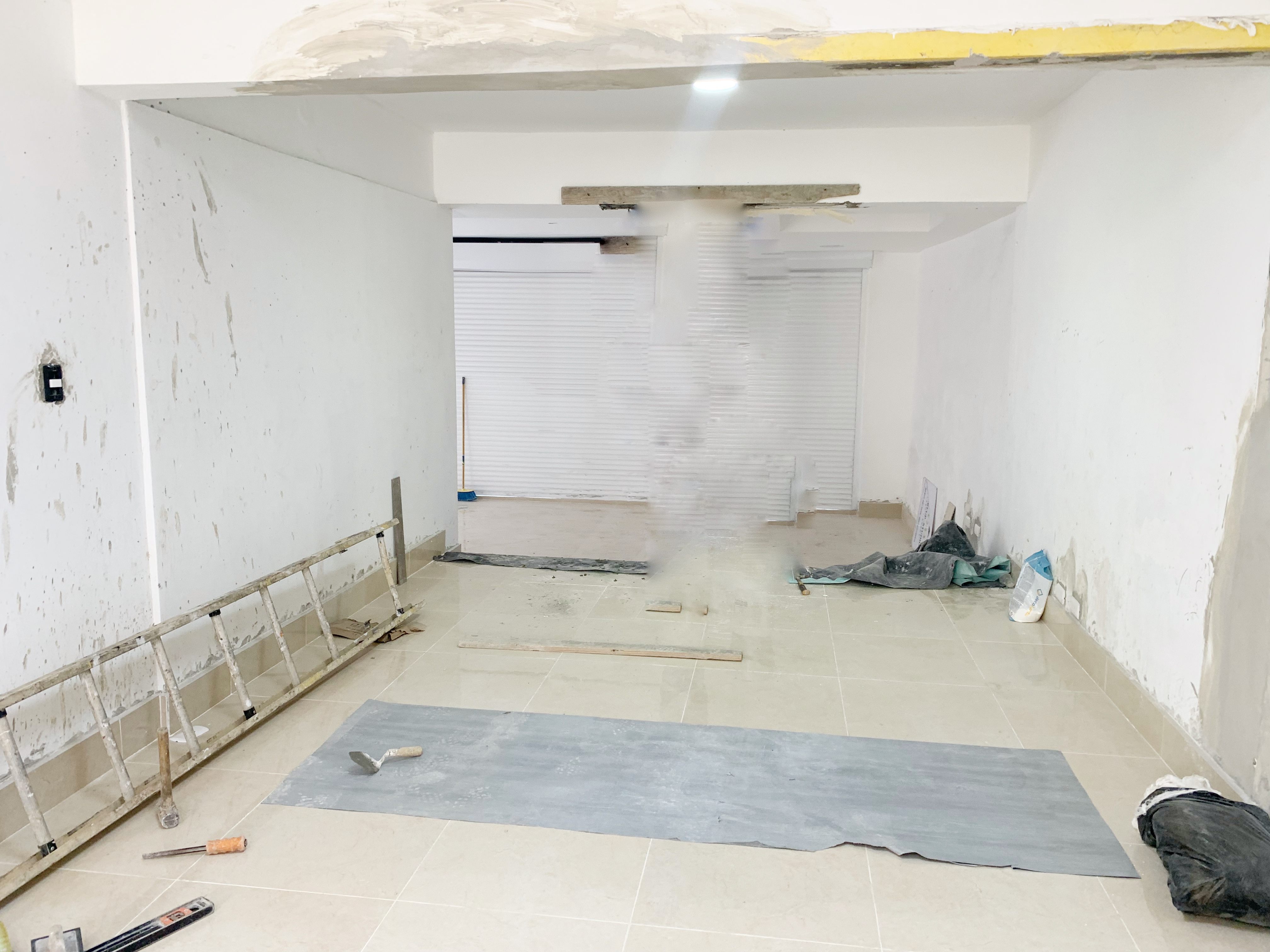 oficinas y locales comerciales - Local en primer nivel  4