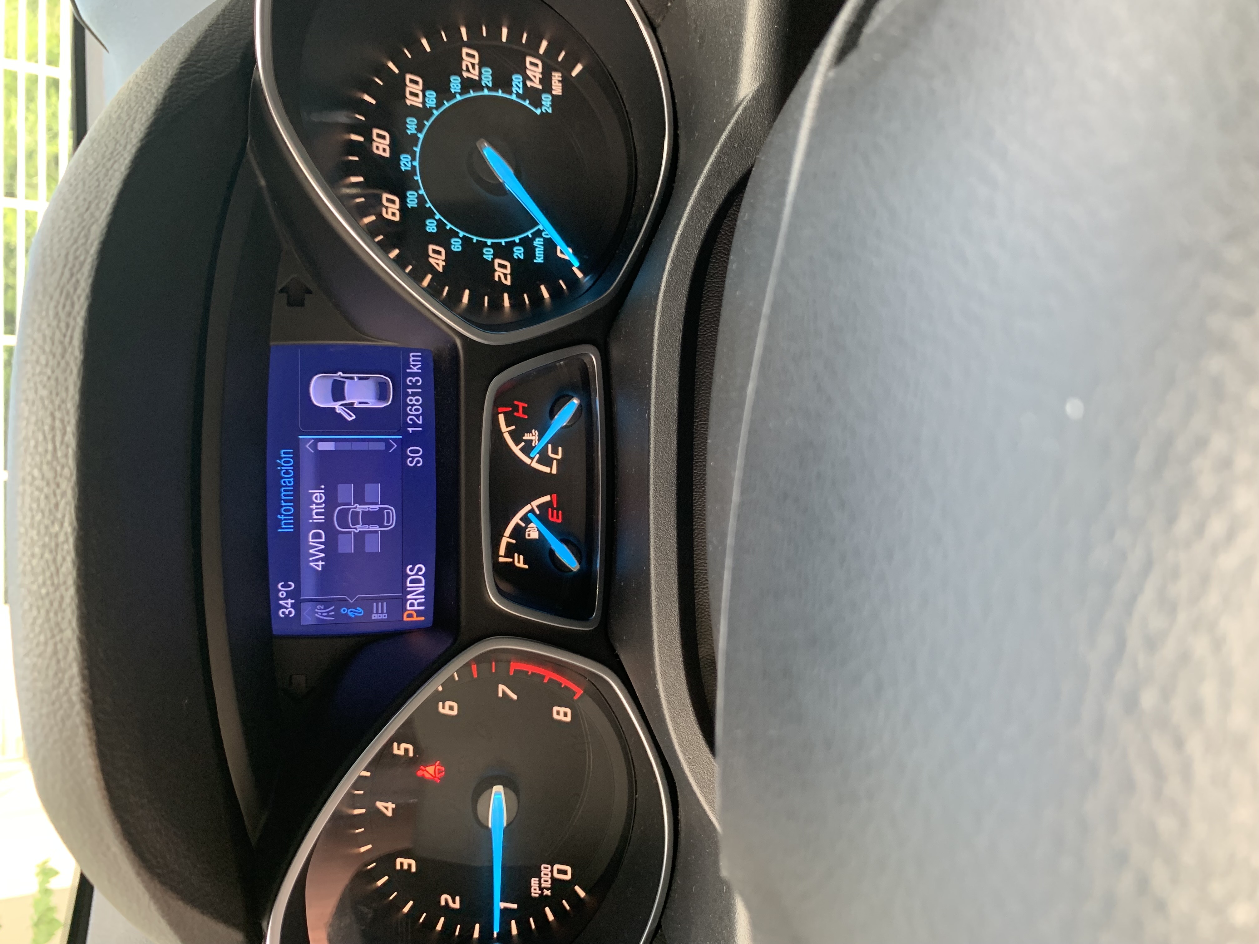 jeepetas y camionetas - ¡Vendo Ford Escape 2014 4x4 en excelente estado! 7