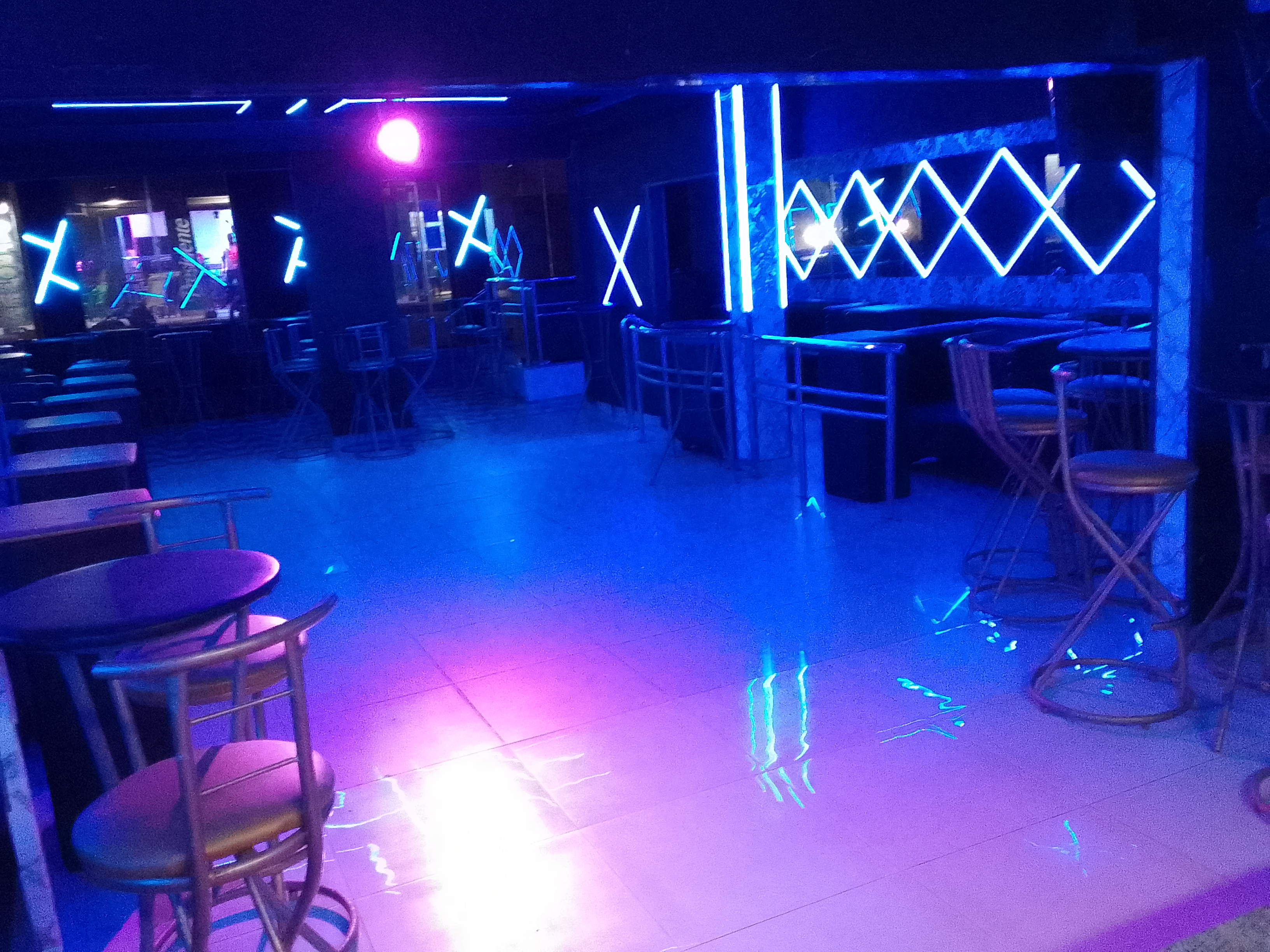 oficinas y locales comerciales - Rento discoteca amueblada o sin muebles 2