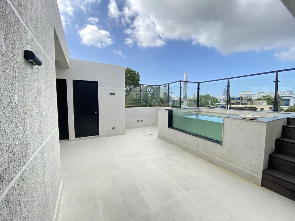 apartamentos - Vendo moderno Pent-House en Los Restauradores 9