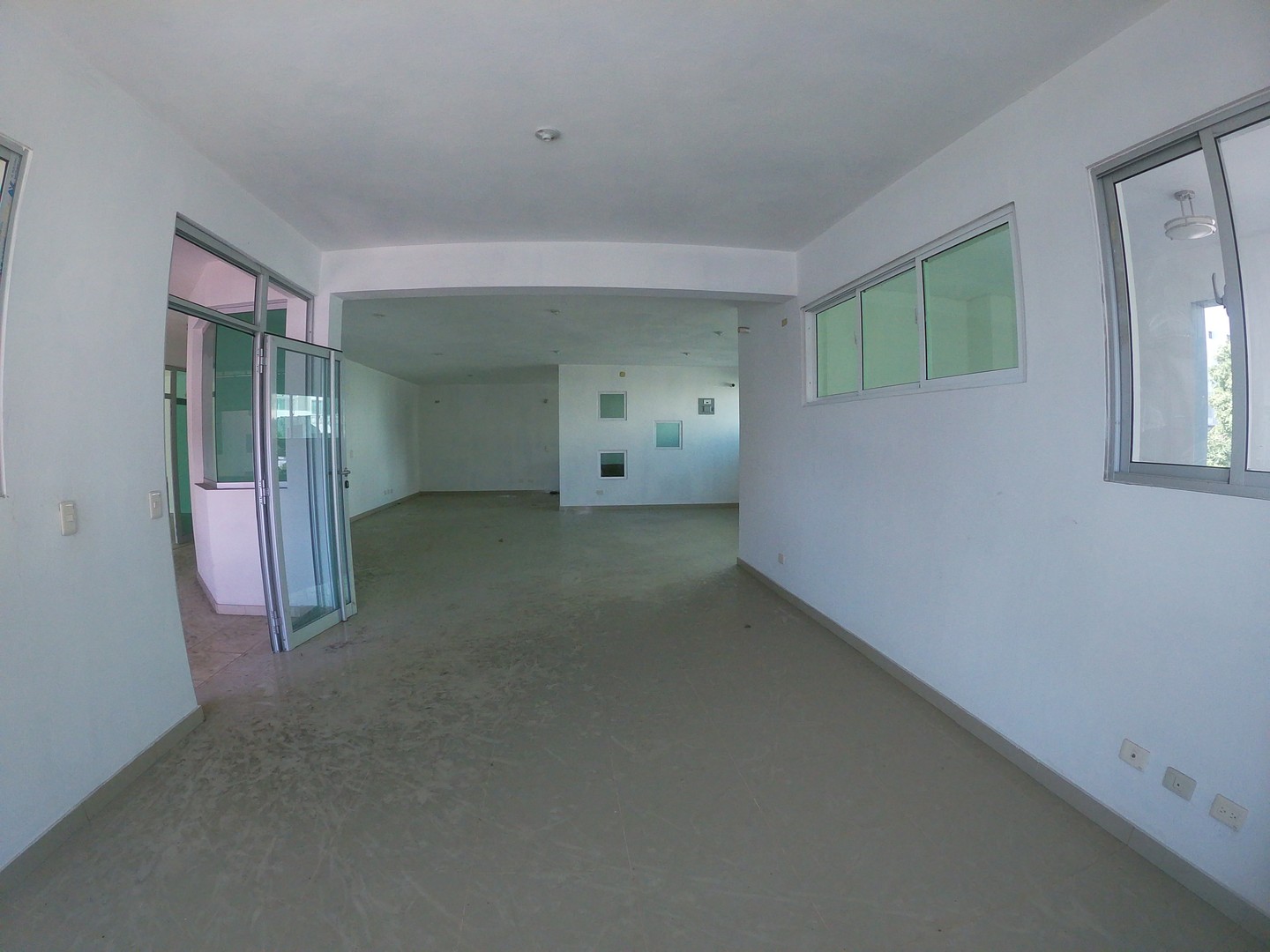 oficinas y locales comerciales - Alquilo local 326 mts 2do piso en el vergel próximo al canal 11 1