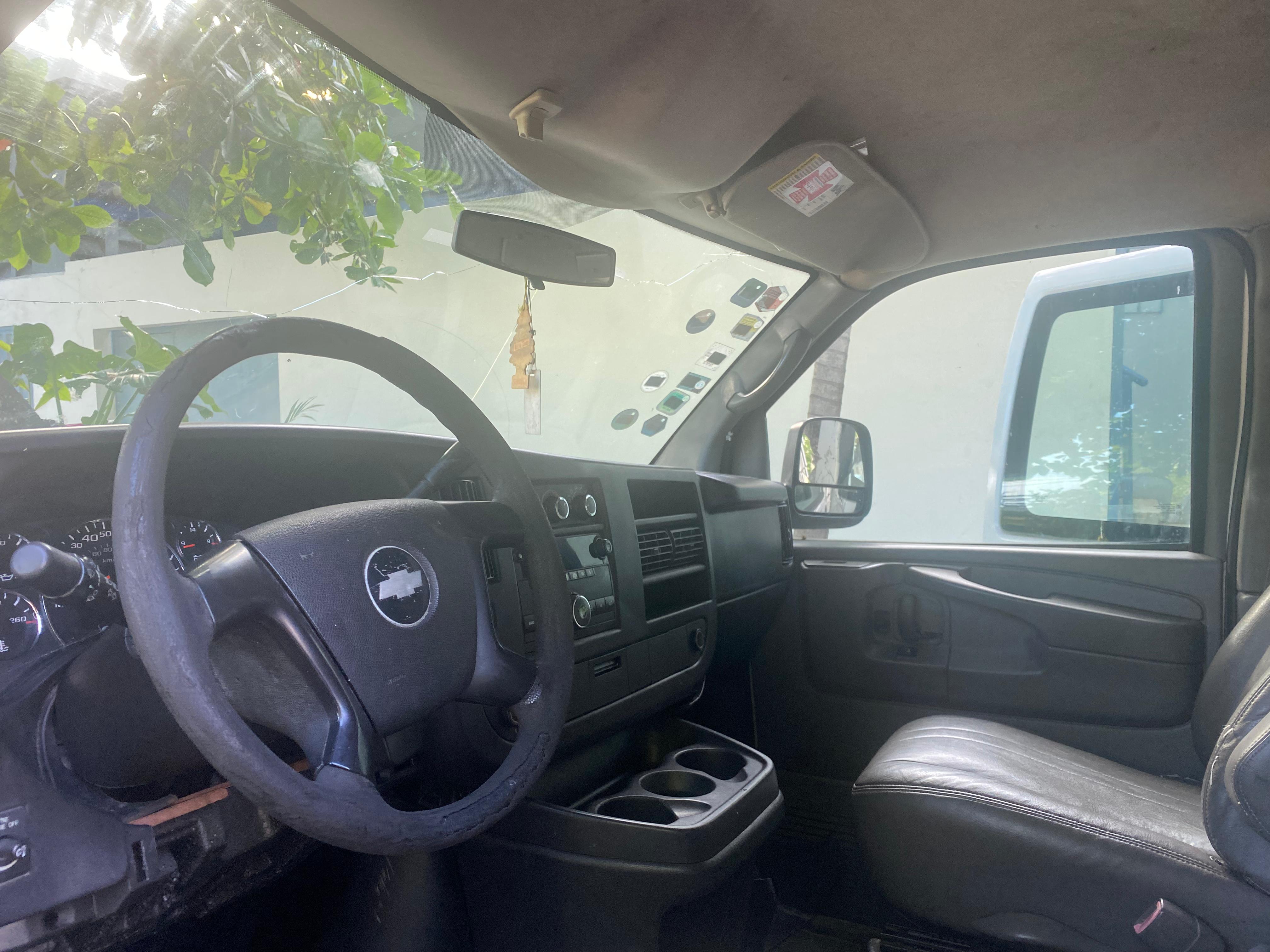 jeepetas y camionetas - Vendo Chevrolet Express - Financiamient Disponible 4
