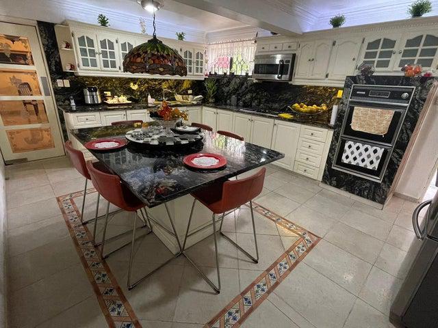 casas - Venta de lujosa casa en Urbanizacion Fernandez 8