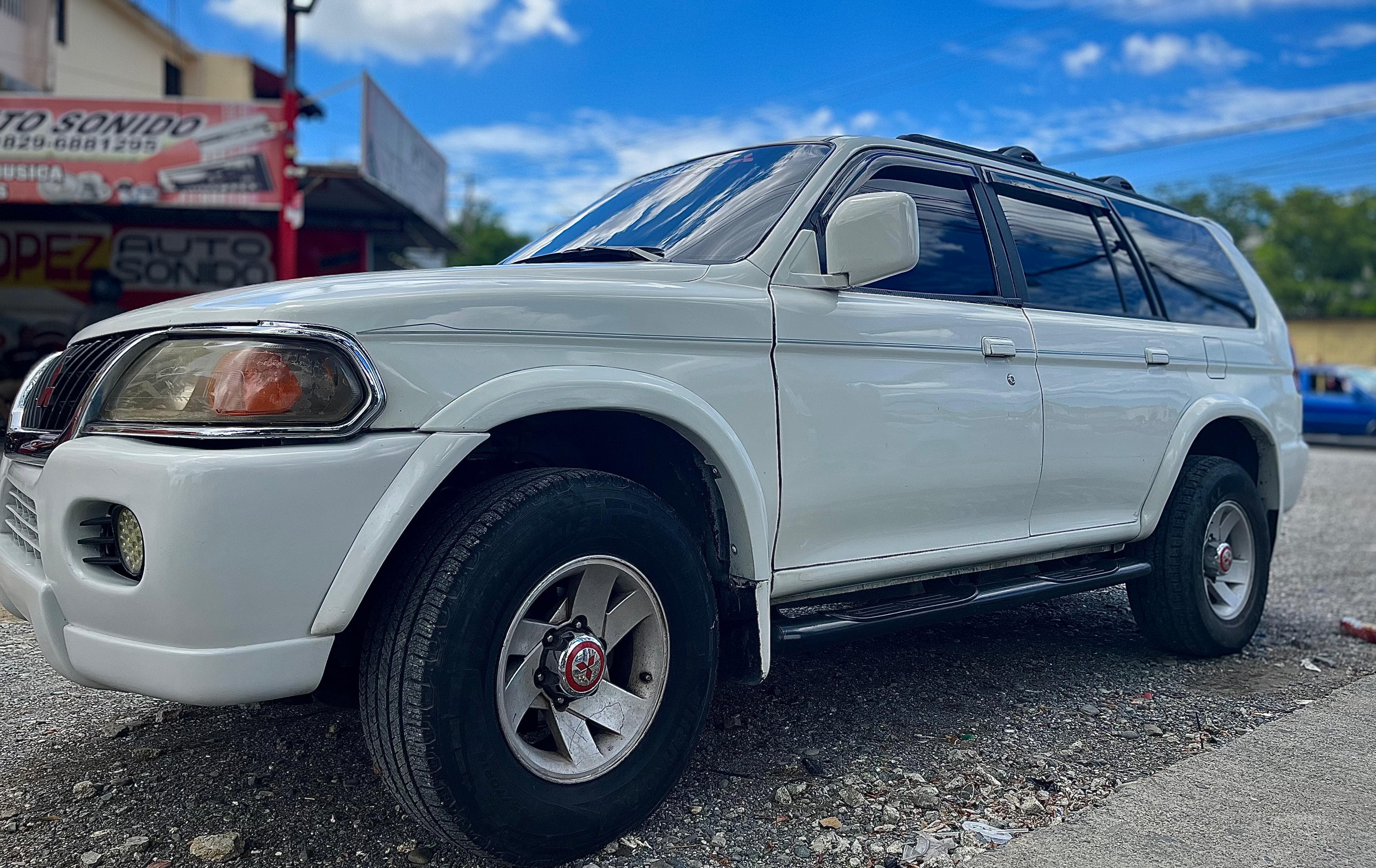 jeepetas y camionetas - Mitsubishi Montero Sport LS 2001(NEGOCIABLE) 7