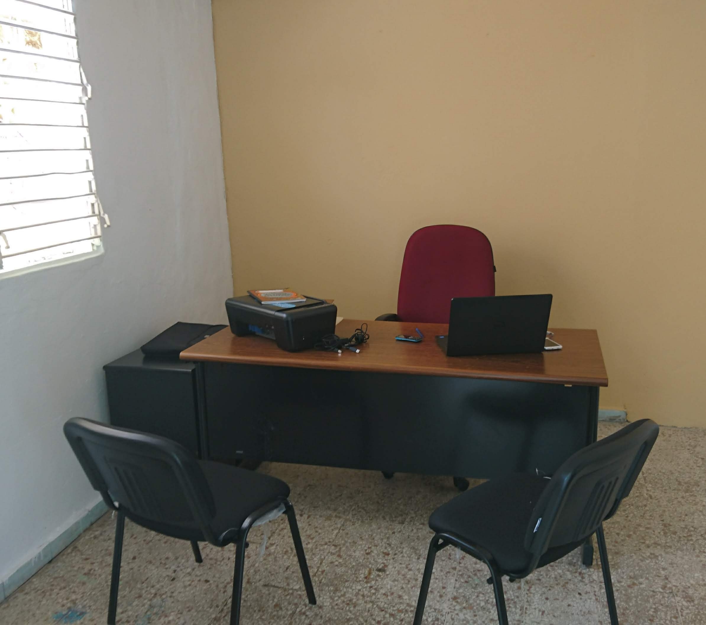 articulos de oficina - Escritorio metal y madera