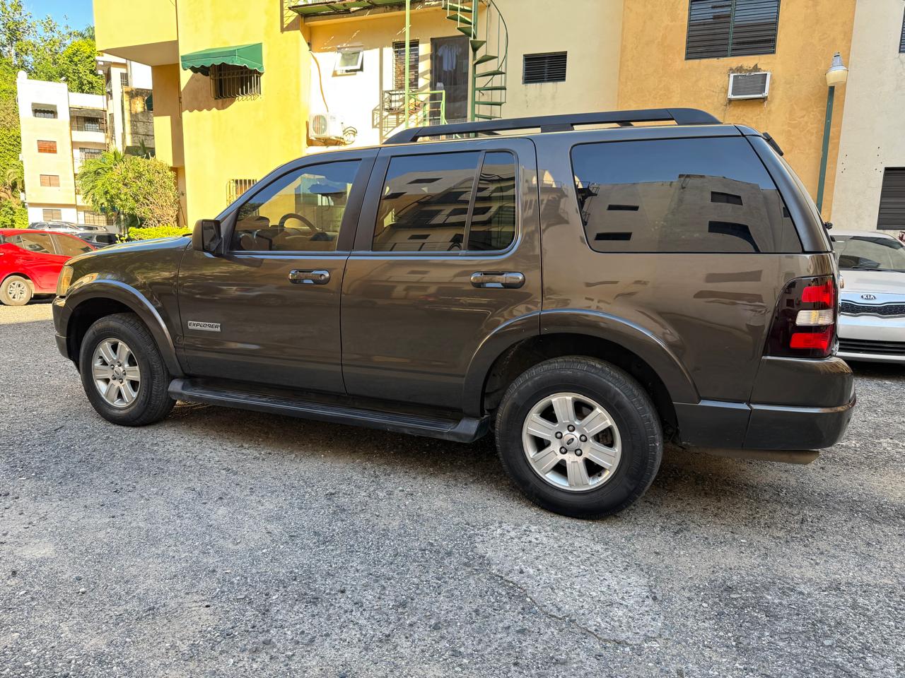 jeepetas y camionetas - Vendo Ford Explorer 2008 en excelentes condiciones