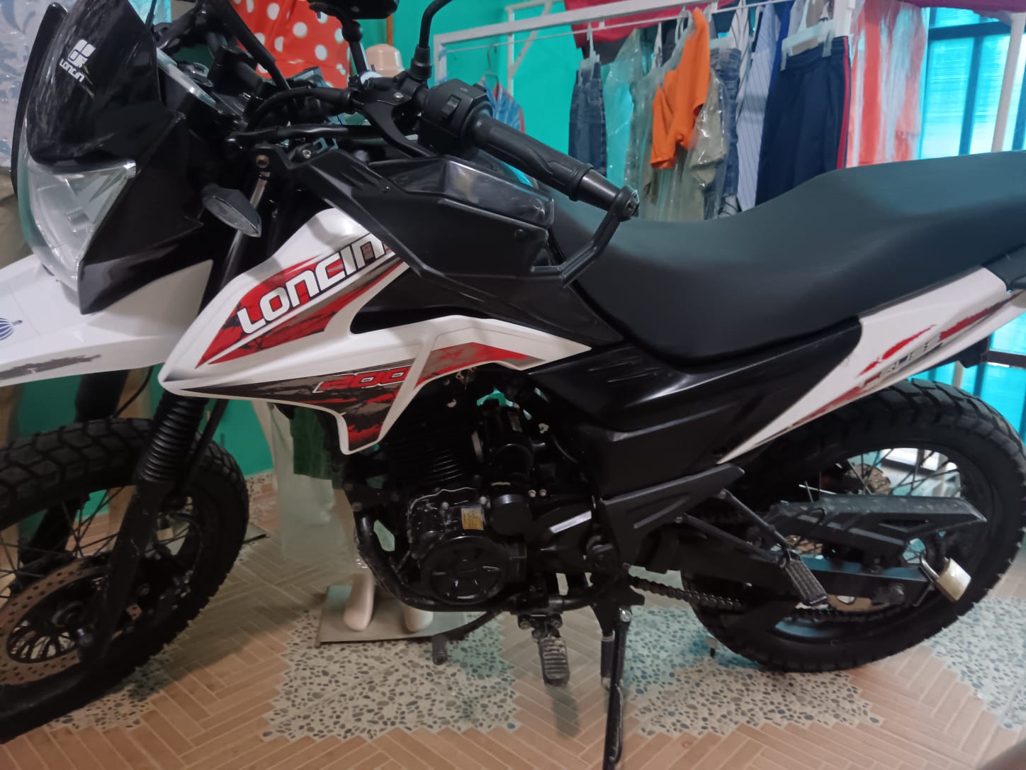motores y pasolas - se vende motor loncin 200 del 2024 