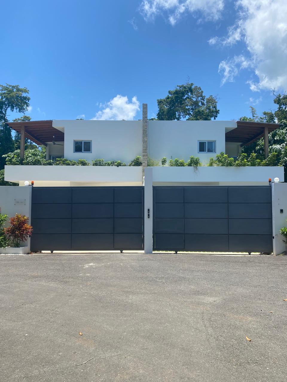 casas vacacionales y villas - Townhouse Villa en Las Terrenas, a  600 Mts. de Playa Ballenas, 2 niveles, Pisci 7