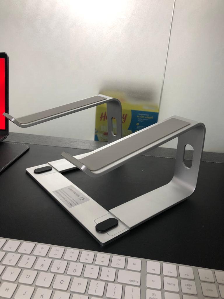 computadoras y laptops - Pimpea tu escritorio con esta base para laptops