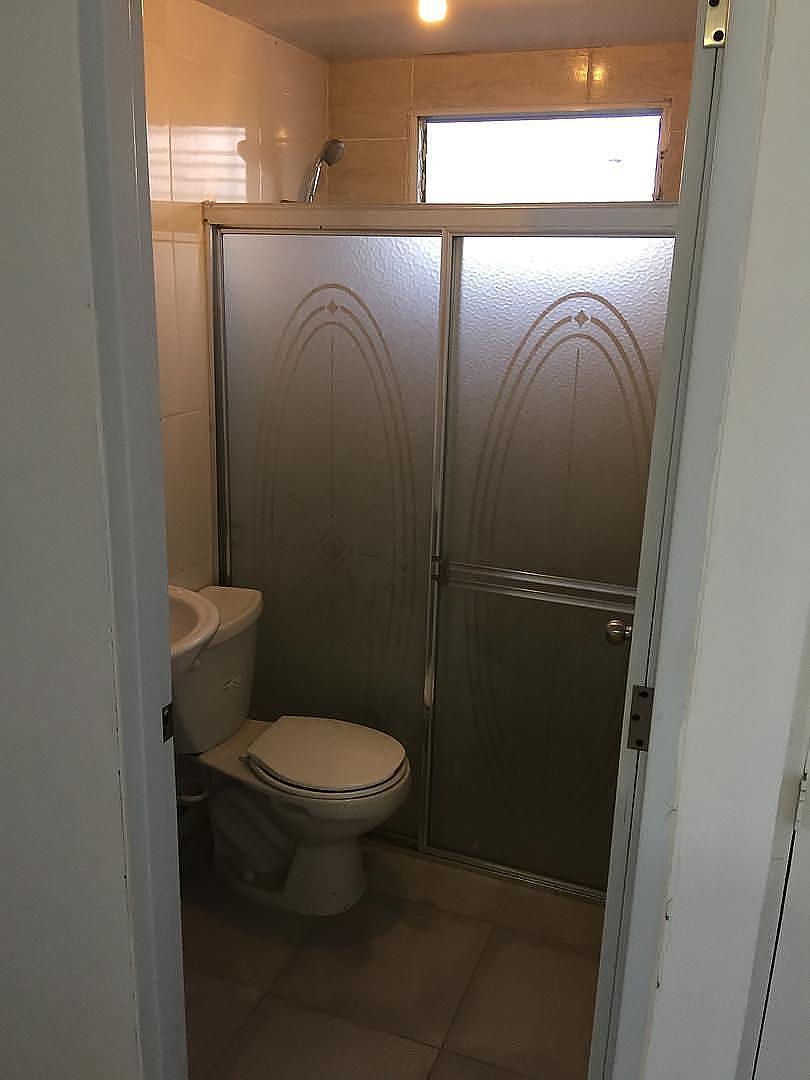 apartamentos - alquiler apto.primer nivel,3 habitaciones,2baños,cocina,sala/comedor,parqueo  3