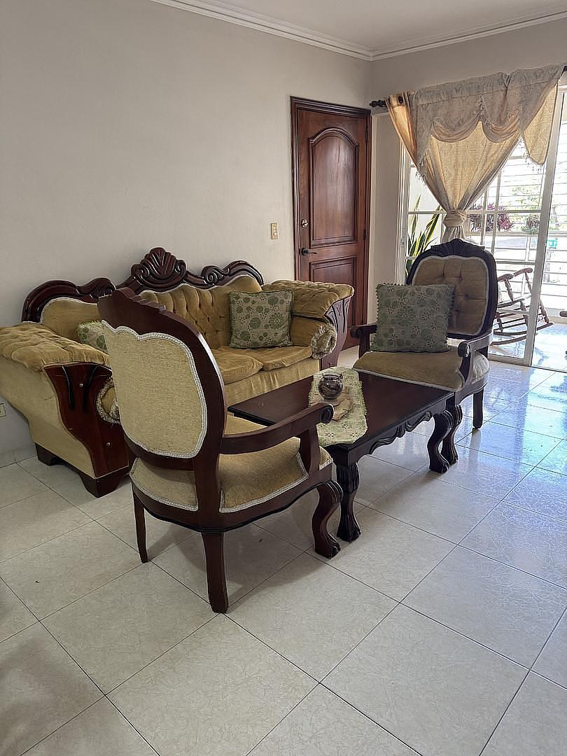 muebles y colchones - Venta de juego de muebles en caoba.  4