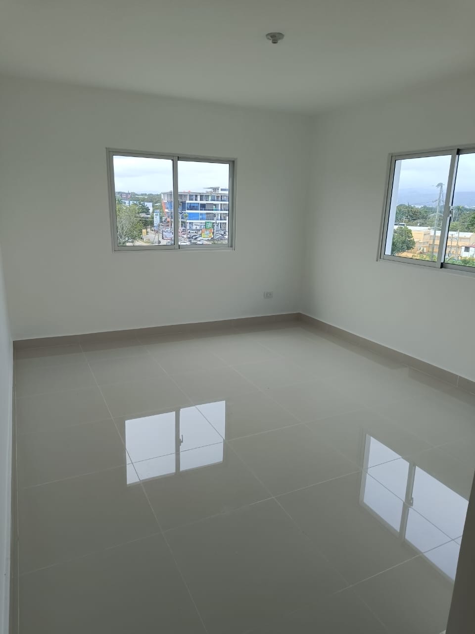 apartamentos - Hermoso apartamento en venta 8vo. piso residencial privado av. Hispanoamericana  4