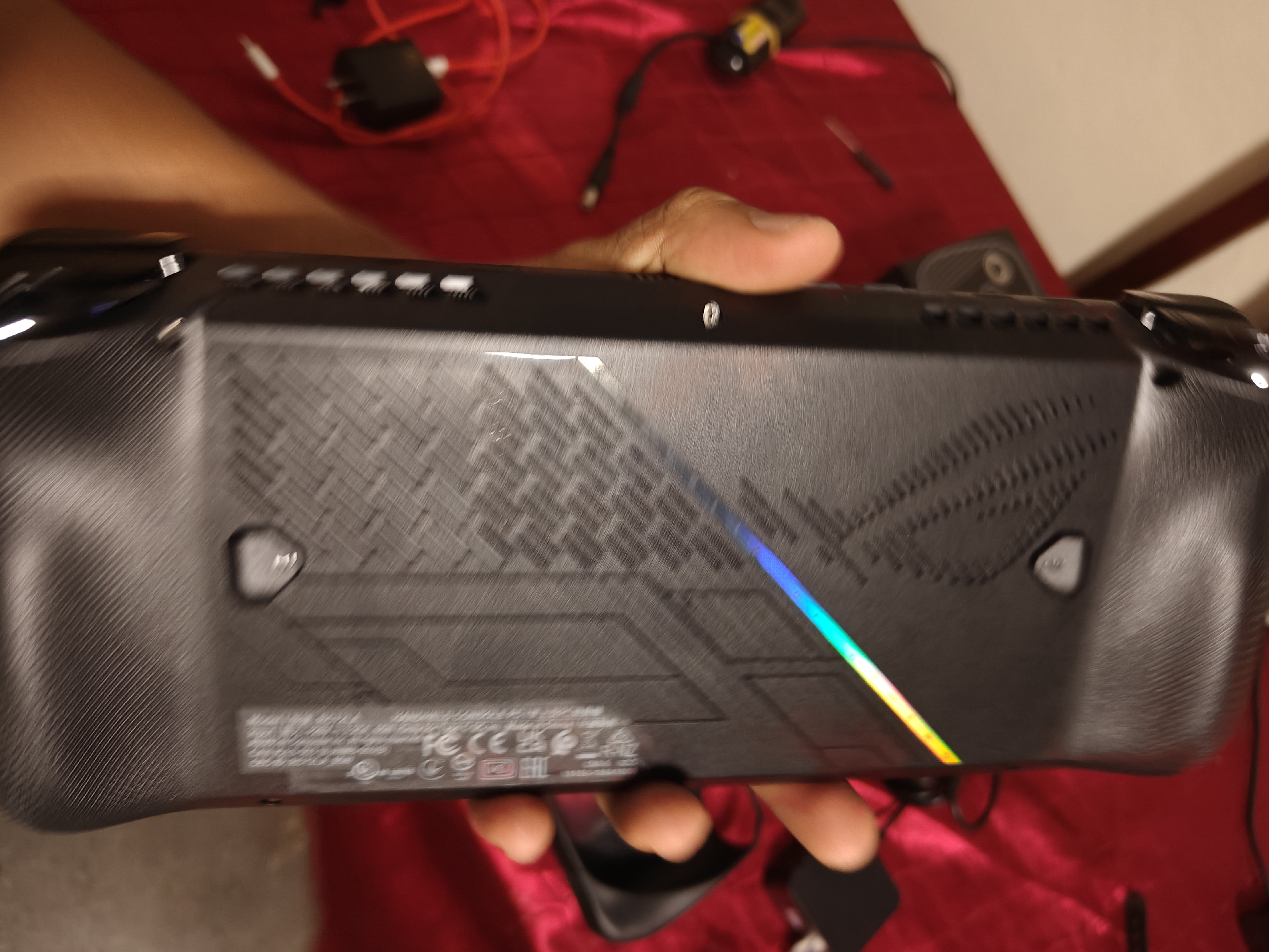 consolas y videojuegos - Asus Rog Ally x 10/10 como nueva. su caja, cargador y cover protector. 3