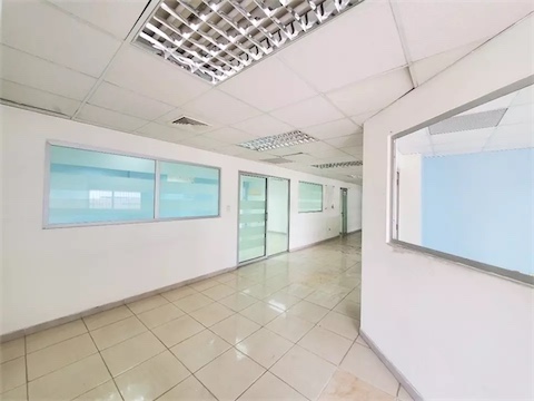 oficinas y locales comerciales - Local en primer nivel 258 m  7
