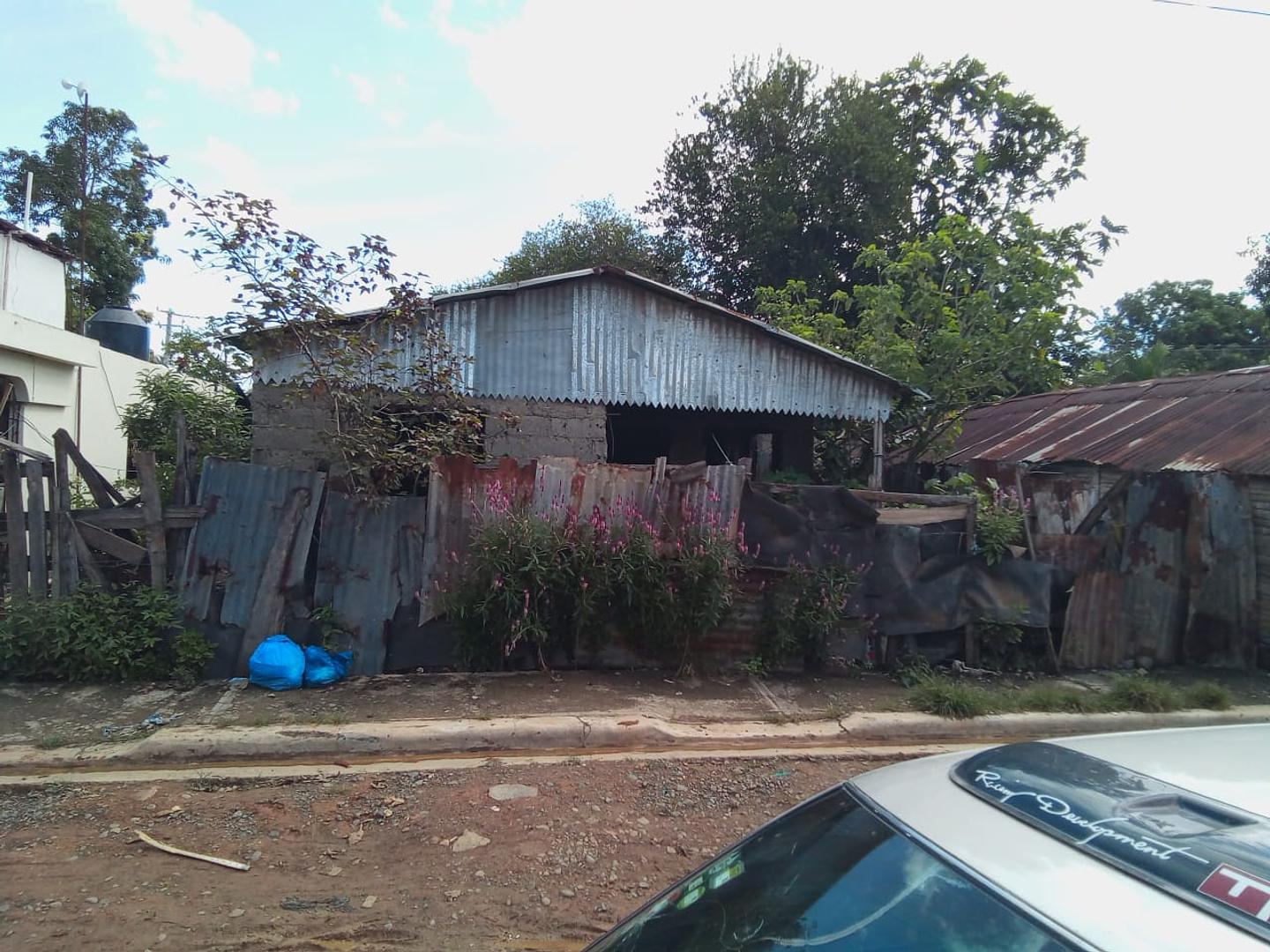 solares y terrenos - Terrero con Mejora  en la Colonia, Cotui 0
