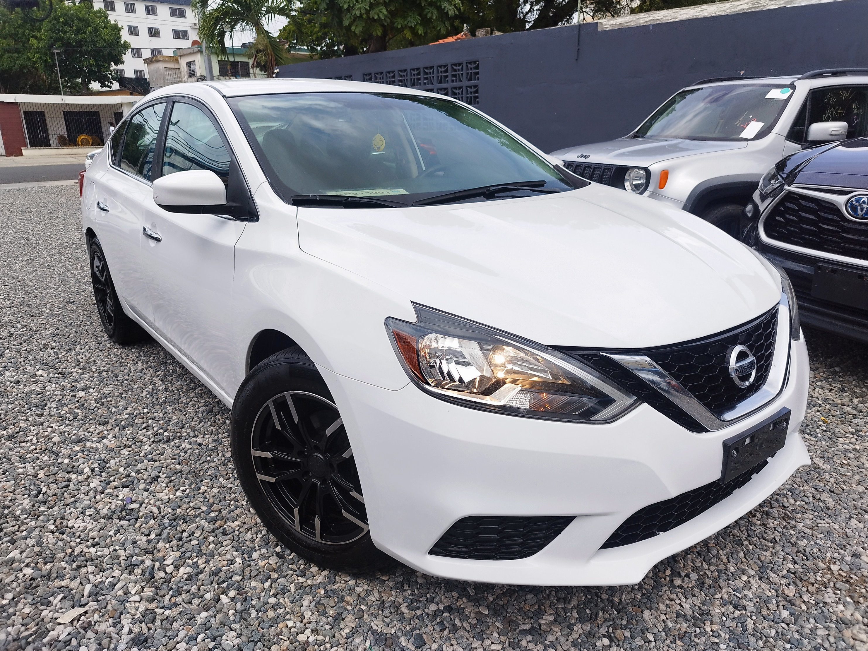 carros - 2019 Nissan Sentra  1