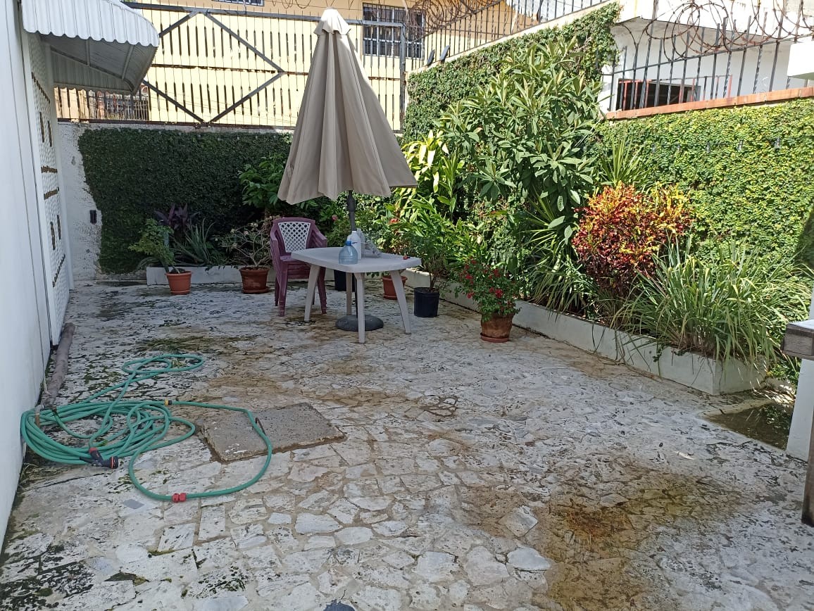 casas - Urbanización tropical, km 7 de la independencia. 

Hermosa casa con patio grande 2