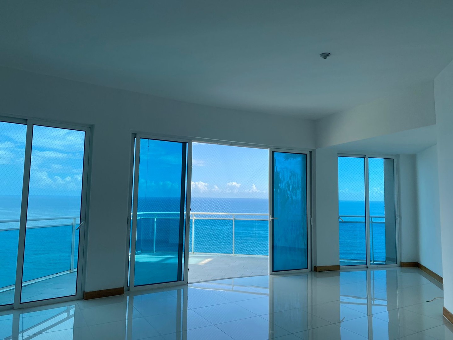 casas - Alquiler Apartamento de 2 Habitaciones frente al Malecón de Santo Domingo 1