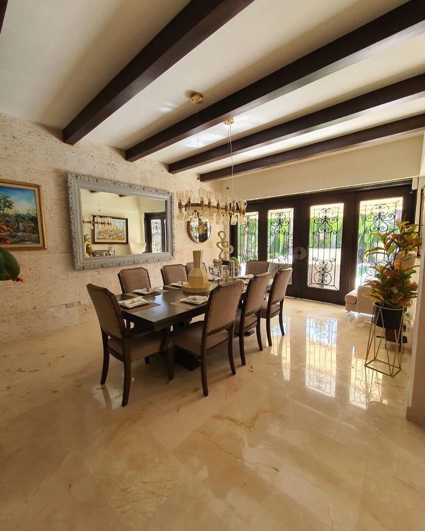 casas - Venta de maravillosa casa de lujo en Julieta morales Distrito Nacional de 800mts 4