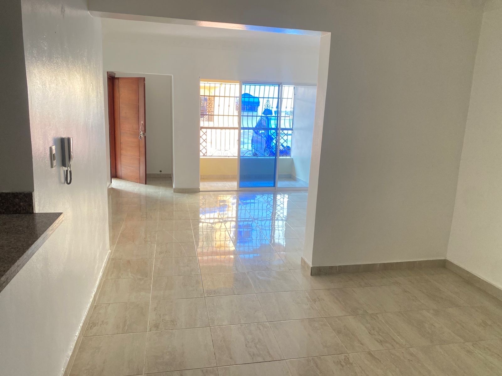 apartamentos - SE VENDE - Apt 1er piso con 150m2 Alma Rosa, Precio 8.5 SDE.  3