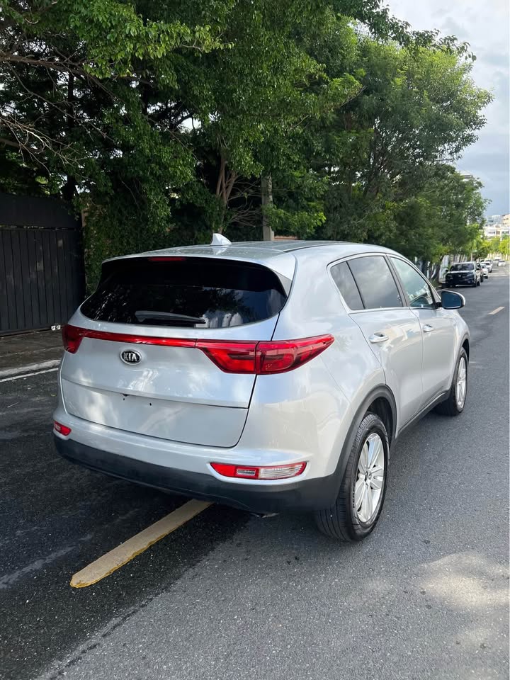 jeepetas y camionetas - Kia Sportage LX 2019 Negociable 5