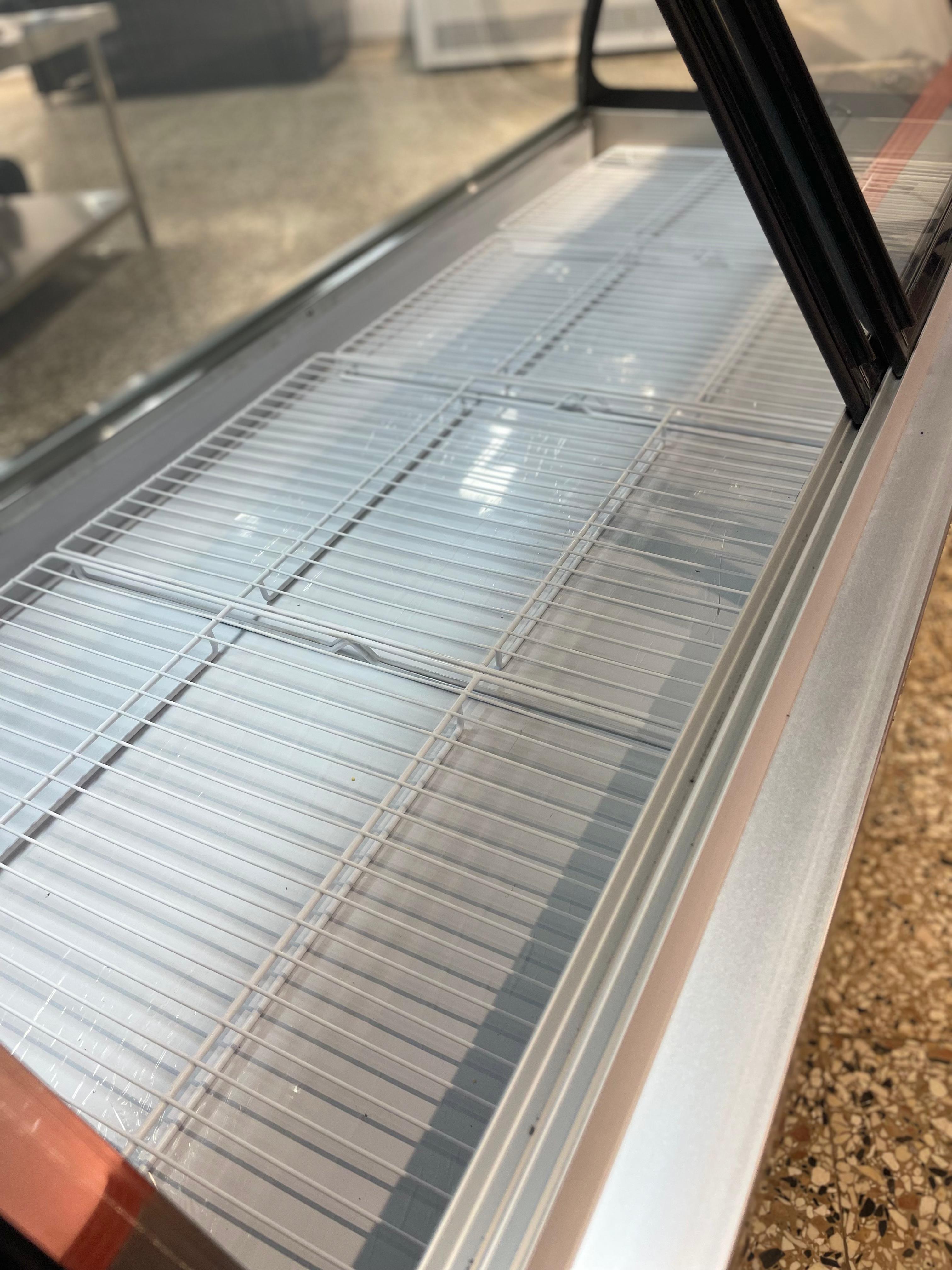equipos profesionales - Freezer vitrina exhibidora de carnes embutidos 3