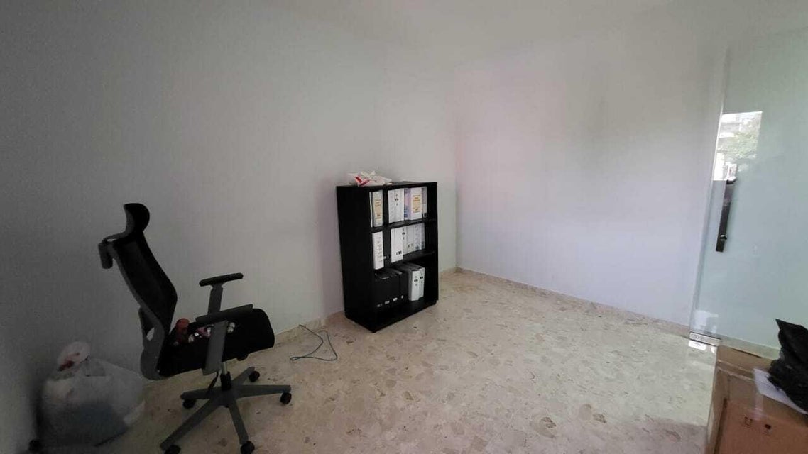 oficinas y locales comerciales - Oficina en alquiler en El Millón  3
