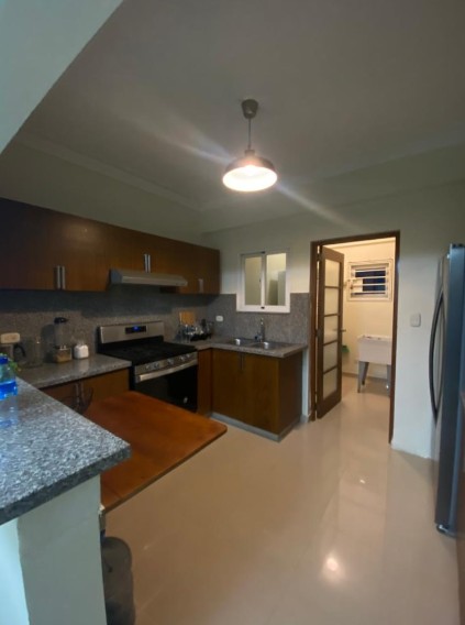 apartamentos - Alquiler de Apartamento Amueblado en Evaristo Morales 4