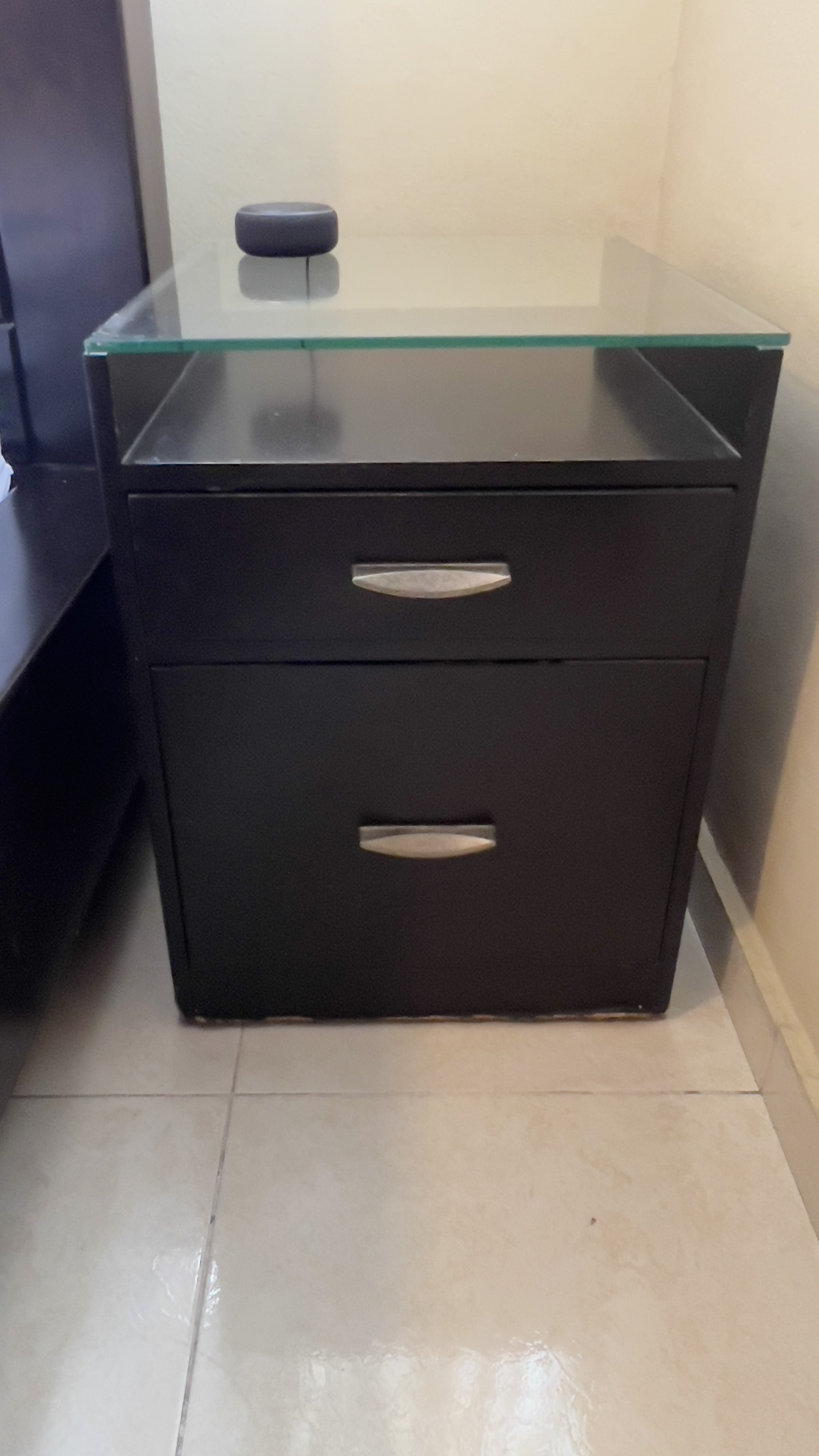 muebles y colchones - Cama Queen, regalo mesitas de noche 1