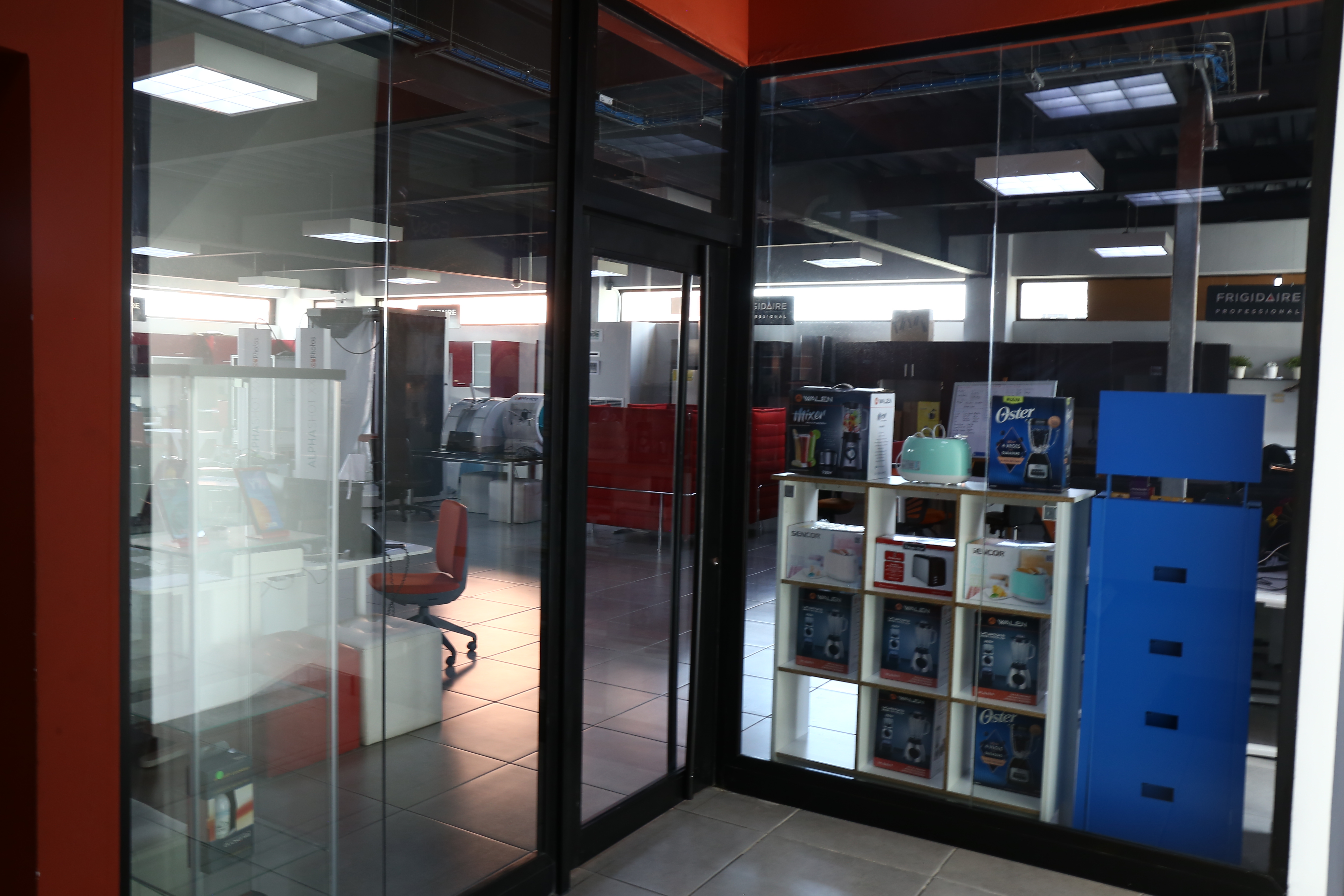 oficinas y locales comerciales - Alquiler local comercial 