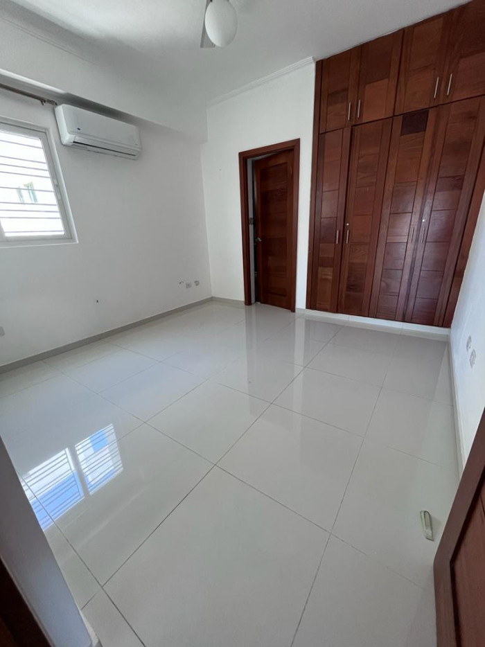 apartamentos - Rento apartamento 2 habitaciones Evaristo Morales  9