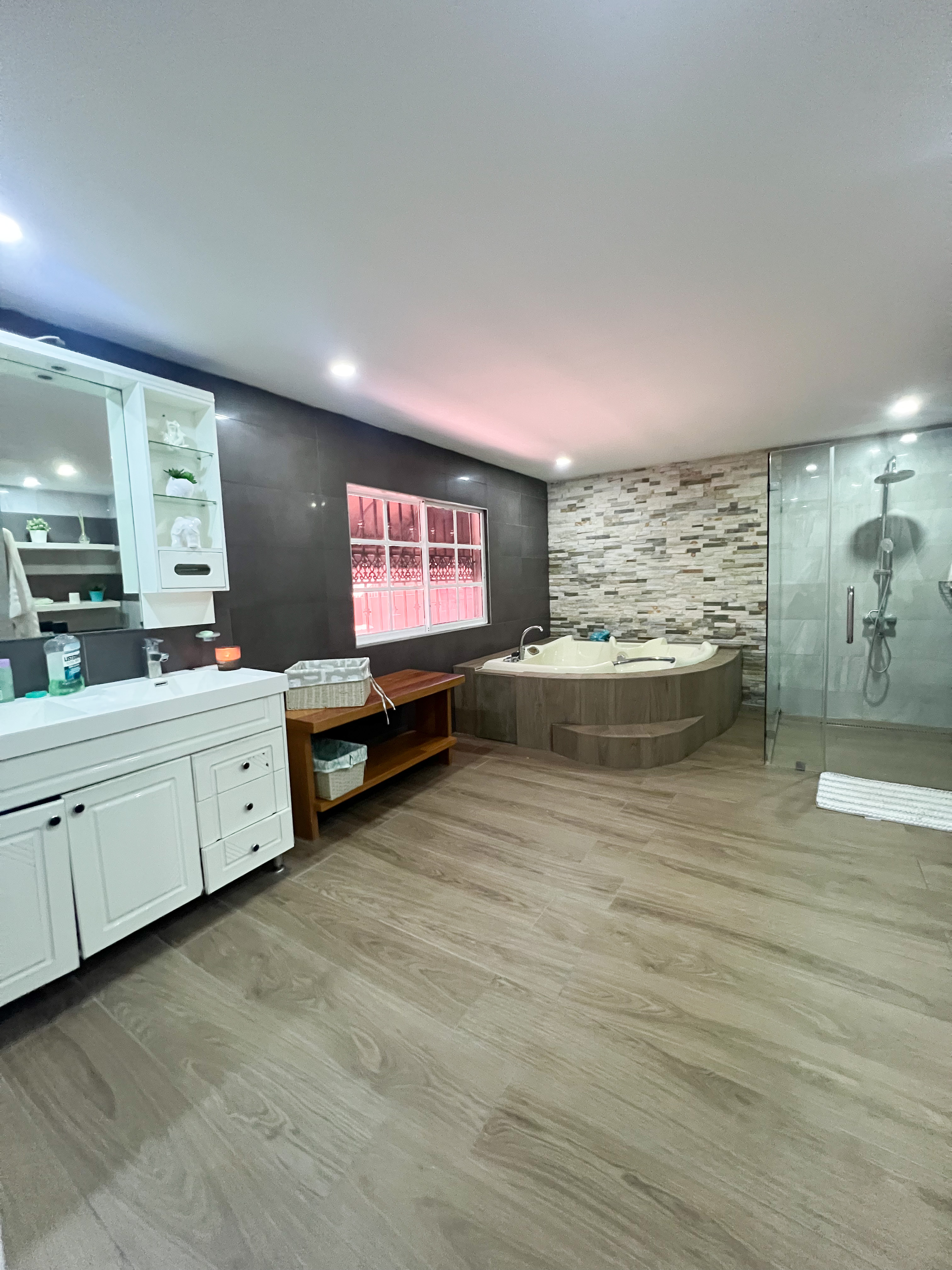 casas - Casa de 2 niveles Remodelada en la Jacobo Majluta  9
