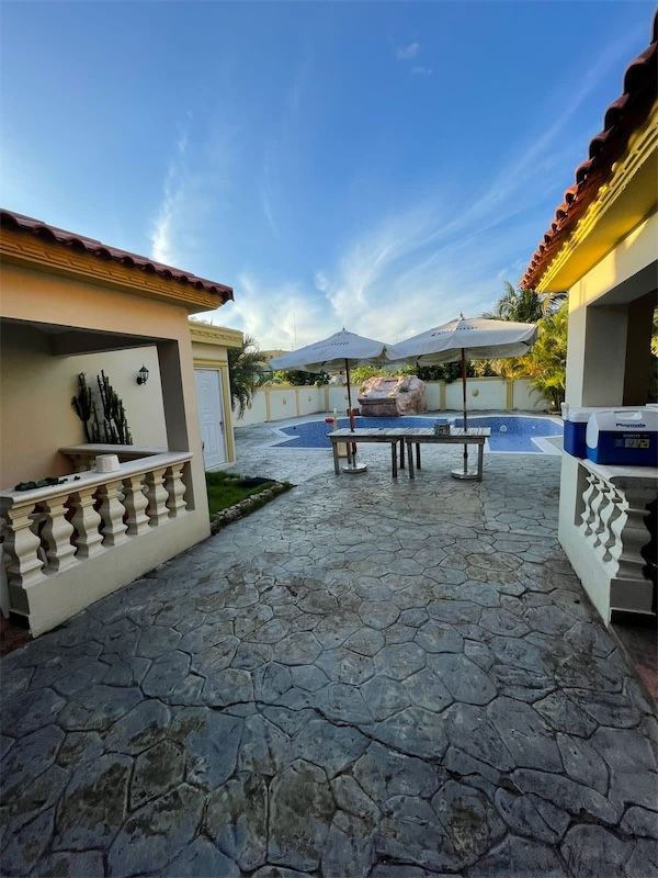 casas - Venta de majestuosa casa en la zona oriental Santo Domingo este con 1000mts 7