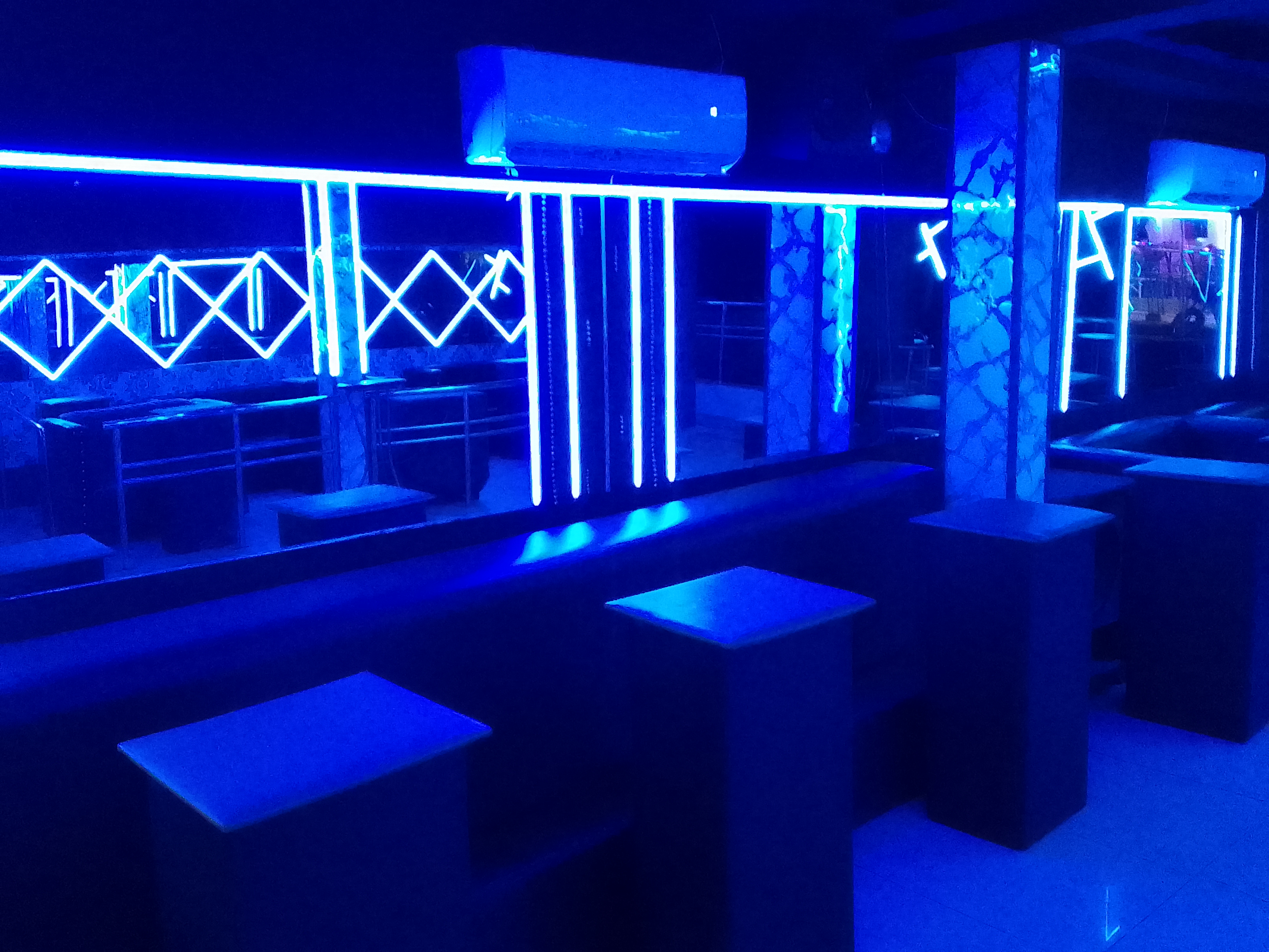 oficinas y locales comerciales - Rento discoteca amueblada o sin muebles 3