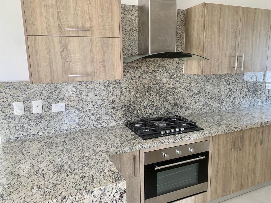 apartamentos - Apartamento en alquiler, sin muebles, 3 dormitorios, areas comunales, piscina. 3