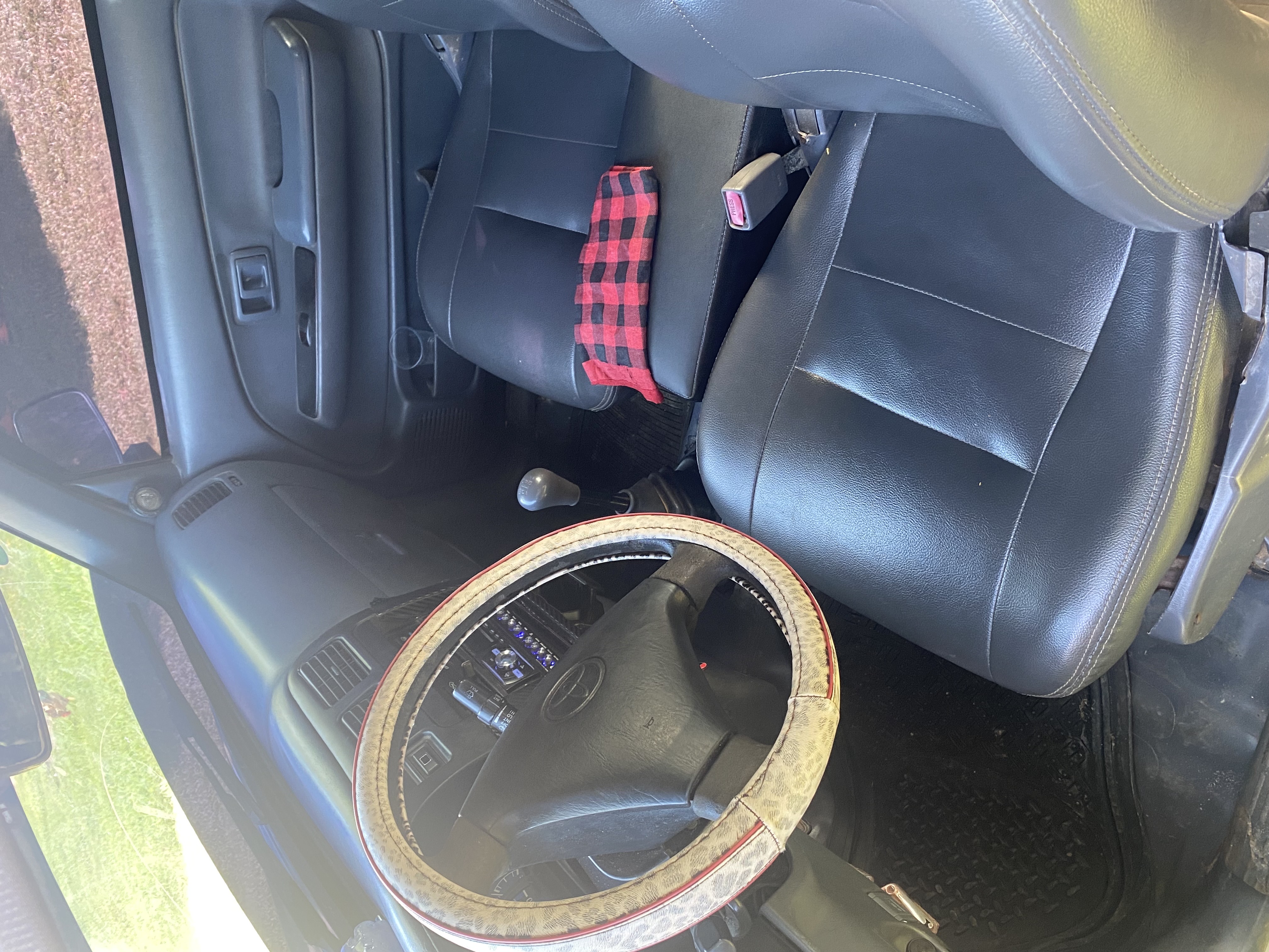 jeepetas y camionetas - se vende Toyota hilux  1