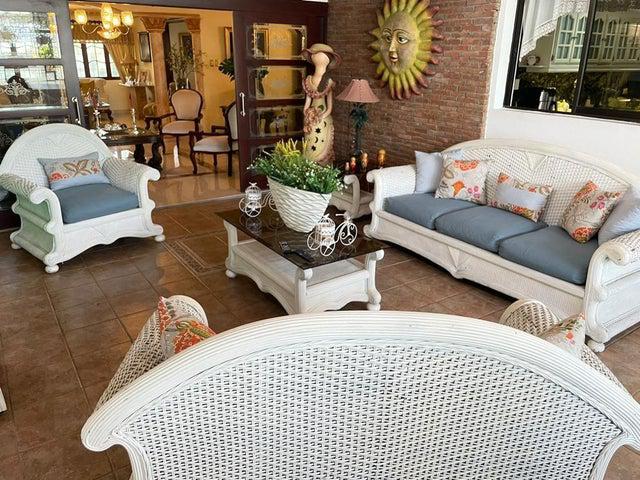 casas - Venta de lujosa casa en Urbanizacion Fernandez 9