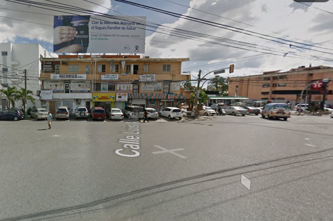 otros inmuebles - SE VENDE PLAZA COMERCIAL UBICADA FRENTE A SUPERMERCADO NACIONAL ARROYO HONDO 6