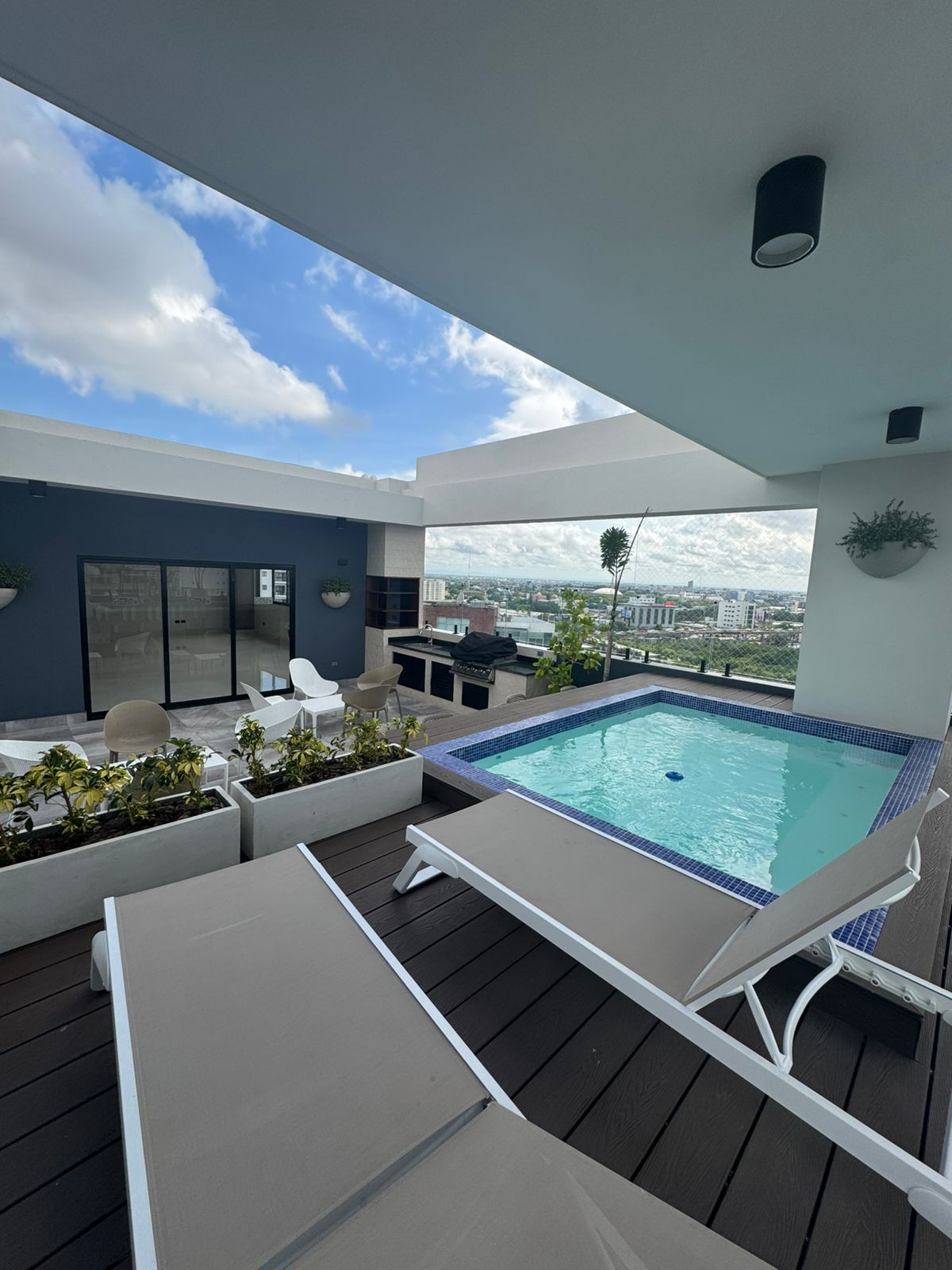 apartamentos - ALQUILO Piso 7 En El Corazon de Serrallés 
CÓDIGO: PD468 7