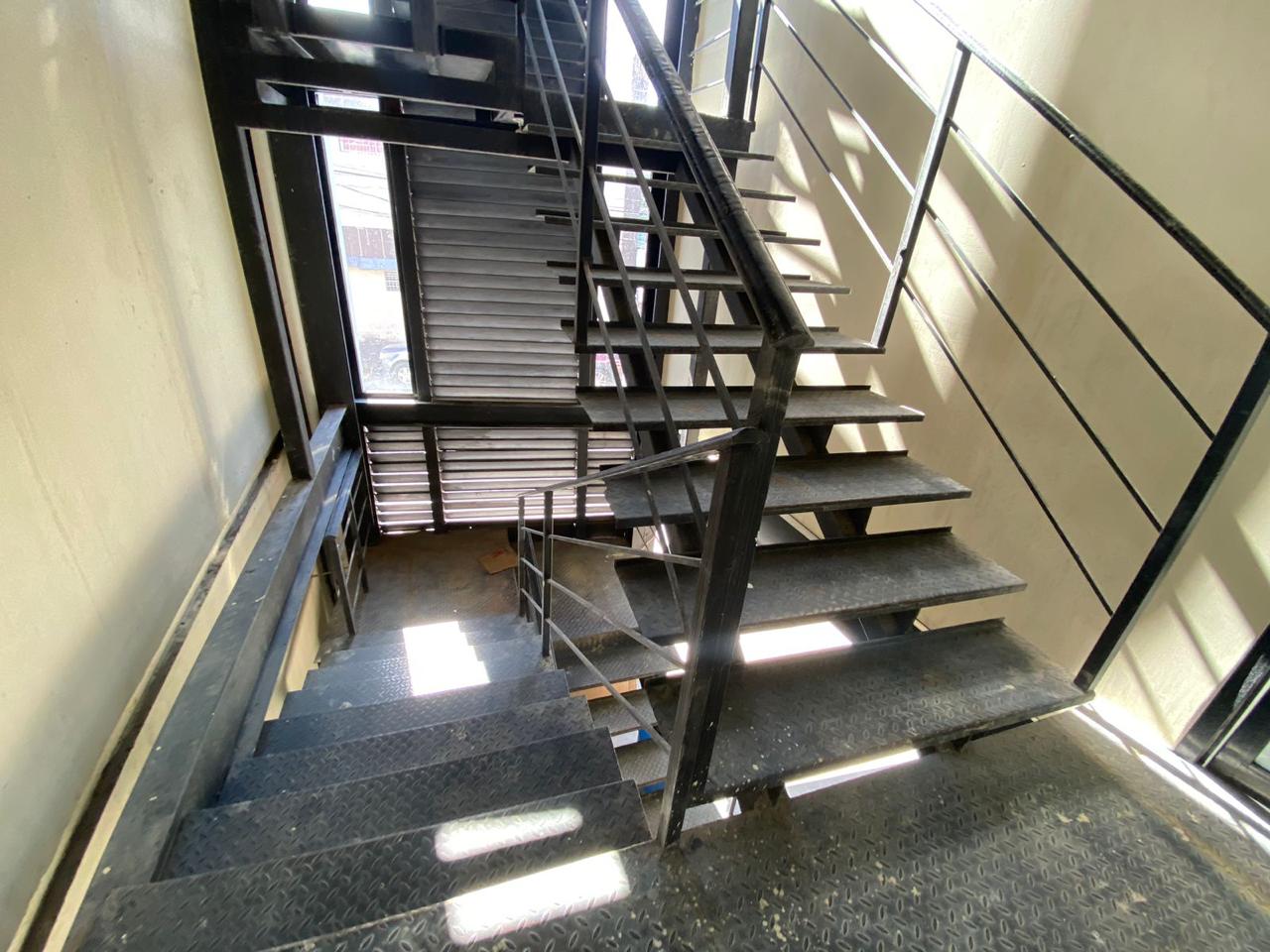 oficinas y locales comerciales - Local 339 Mts 3 niveles Av. San Martin   2
