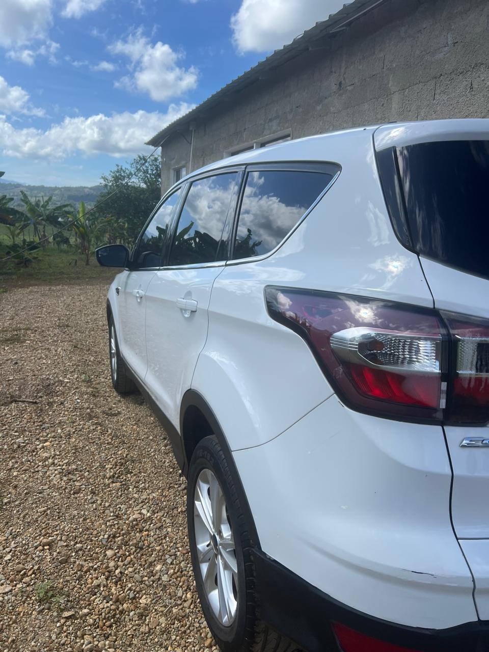 jeepetas y camionetas - Ford Escape 2017 1