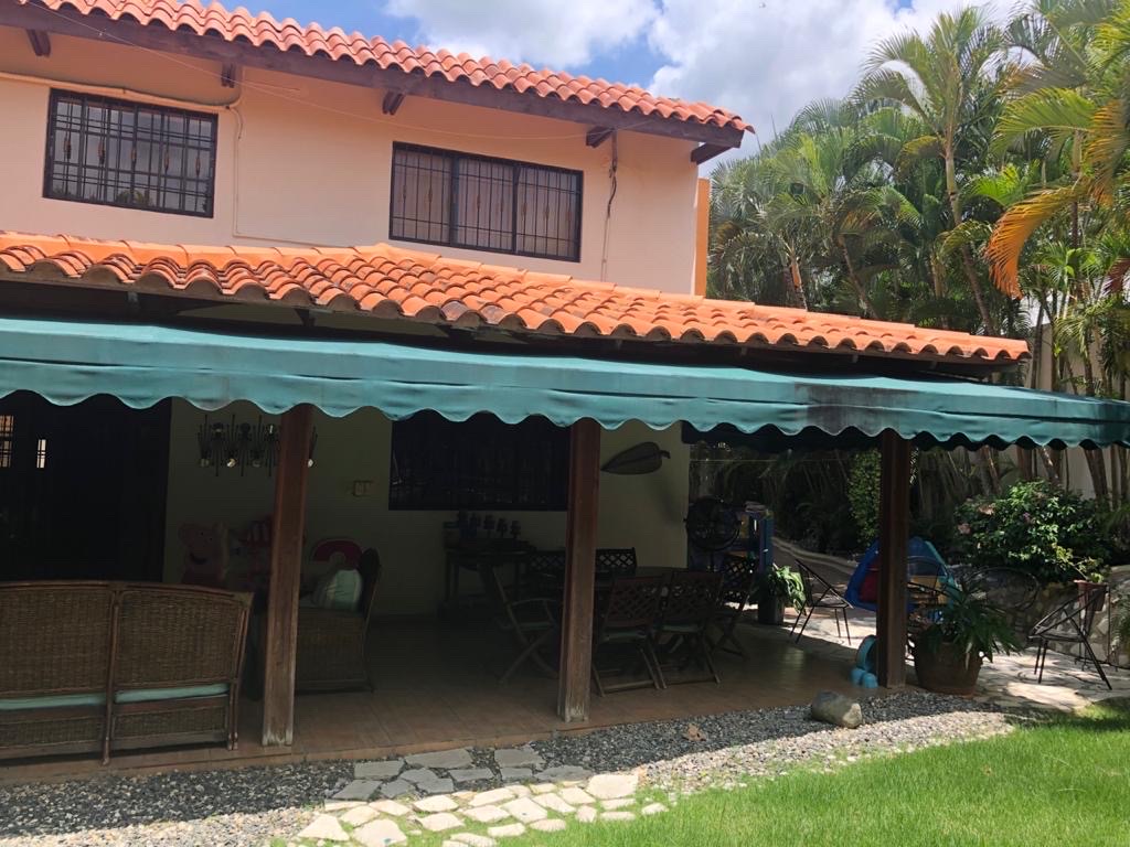 casas - venta de casa en cuesta hermosa 3 con piscina y 450mts Distrito nacional  7
