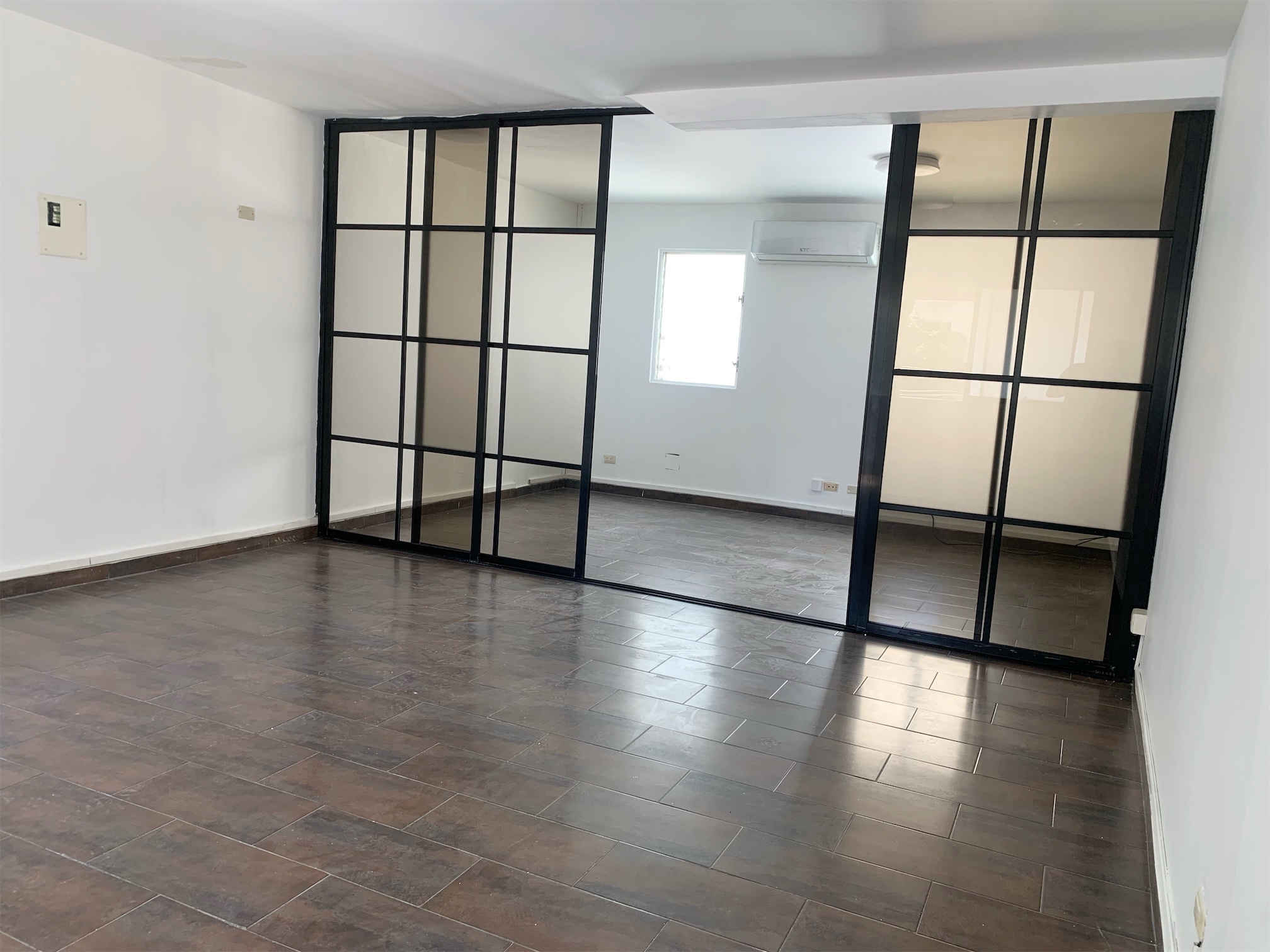 oficinas y locales comerciales - Local céntrico en bella vista 2
