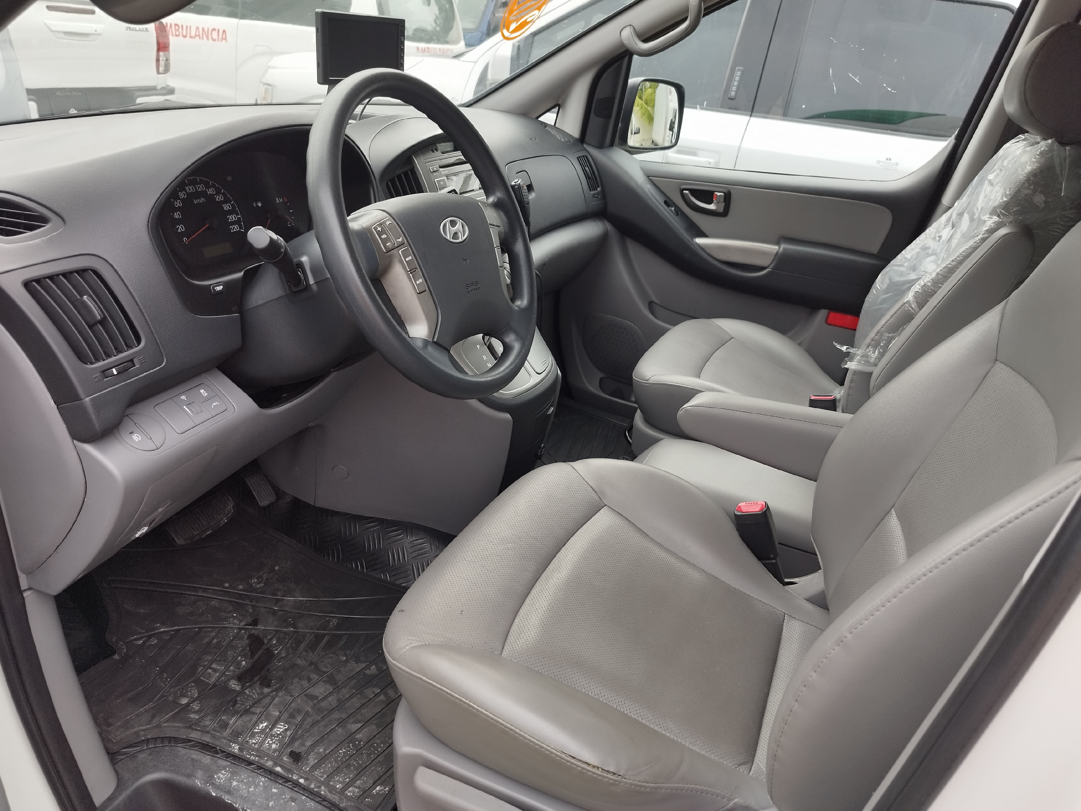 jeepetas y camionetas - 2013 Hyundai Ambulancia  5